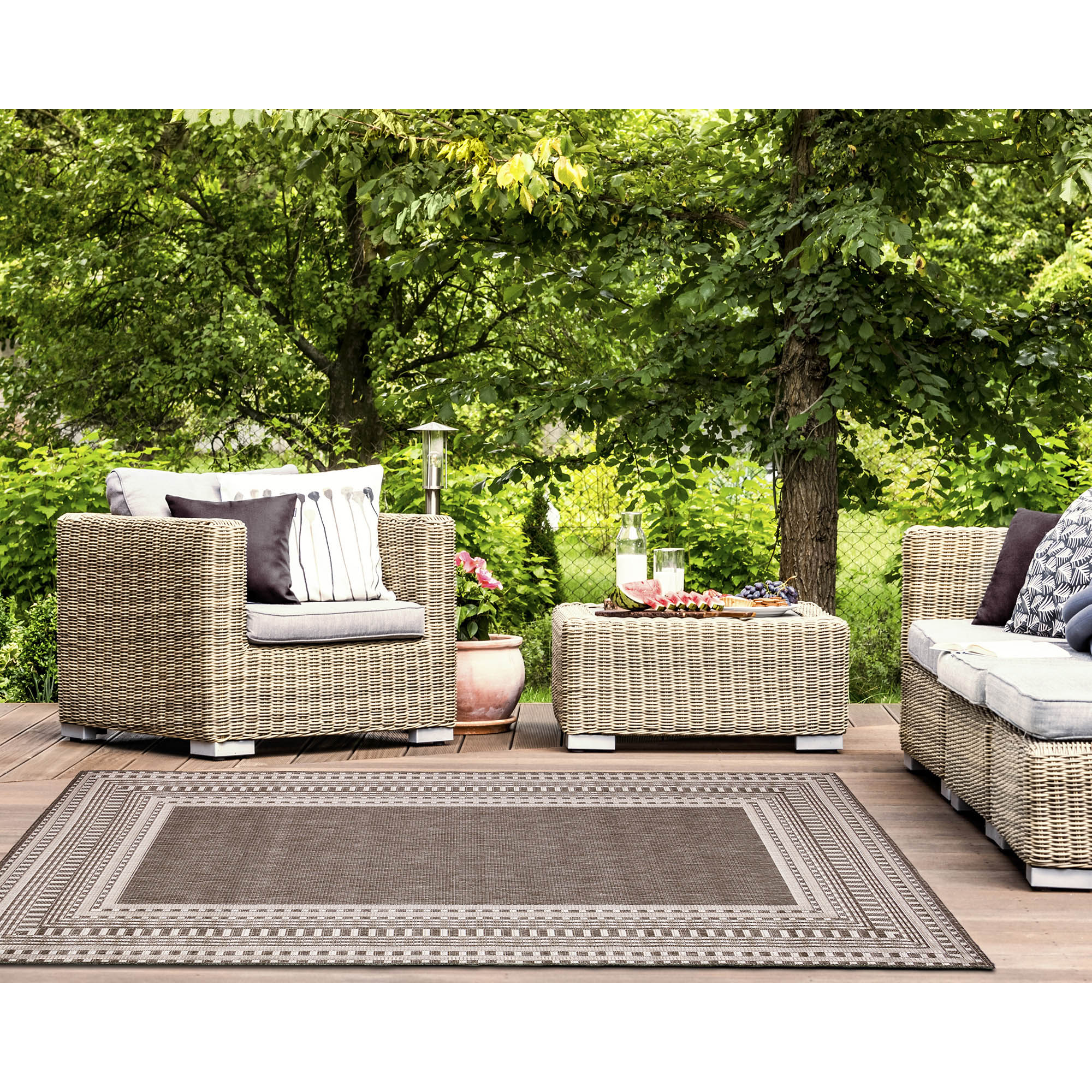 Liora Manne MAU80822812 Malibu 8 x 10 (ft) Loomed Polypropylene Neutral Rectangular Indoor/Outdoor Border Area rug