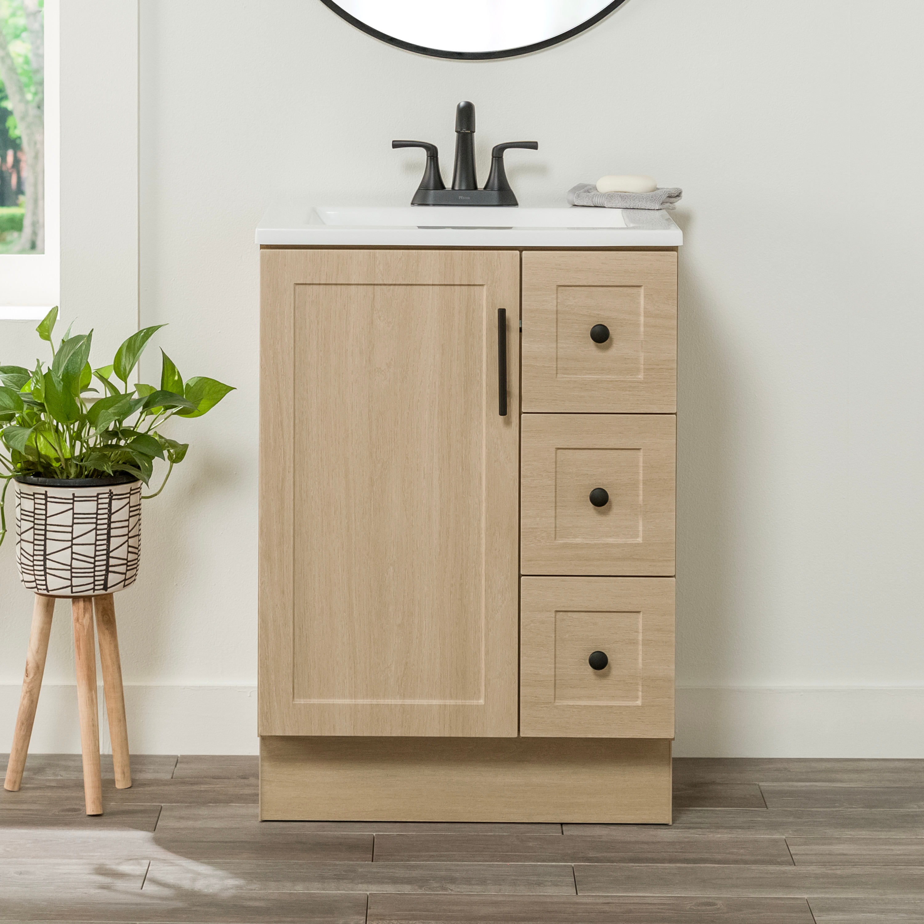Project Source DV24P2-BK Davies 24-in Beige Oak Single Sink Bathroom Vanity with White Cultured Marble Top