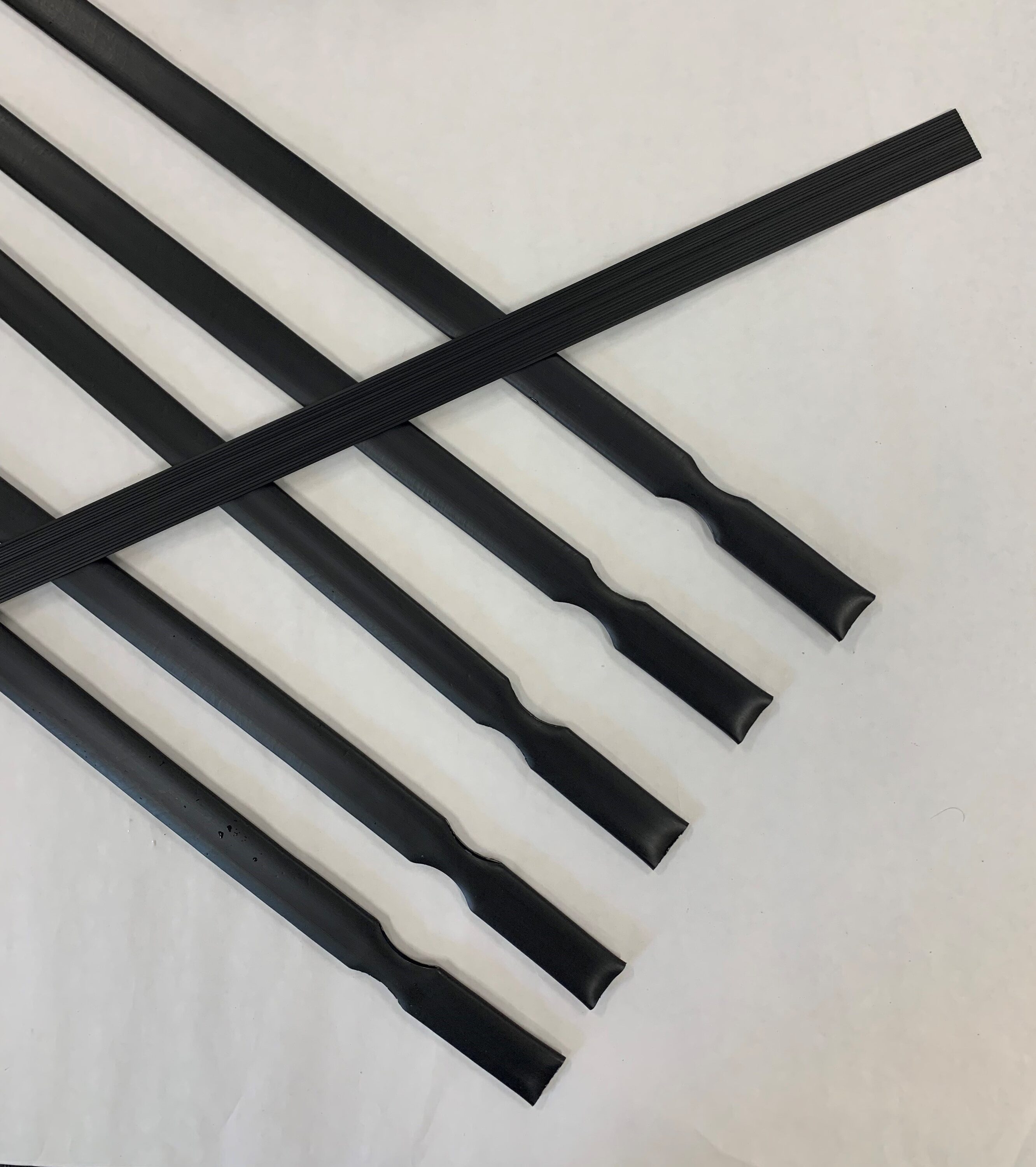 Pexco 4-ft H x 1-in W Black Hdpe Chain Link Fence Slat 82-Pack