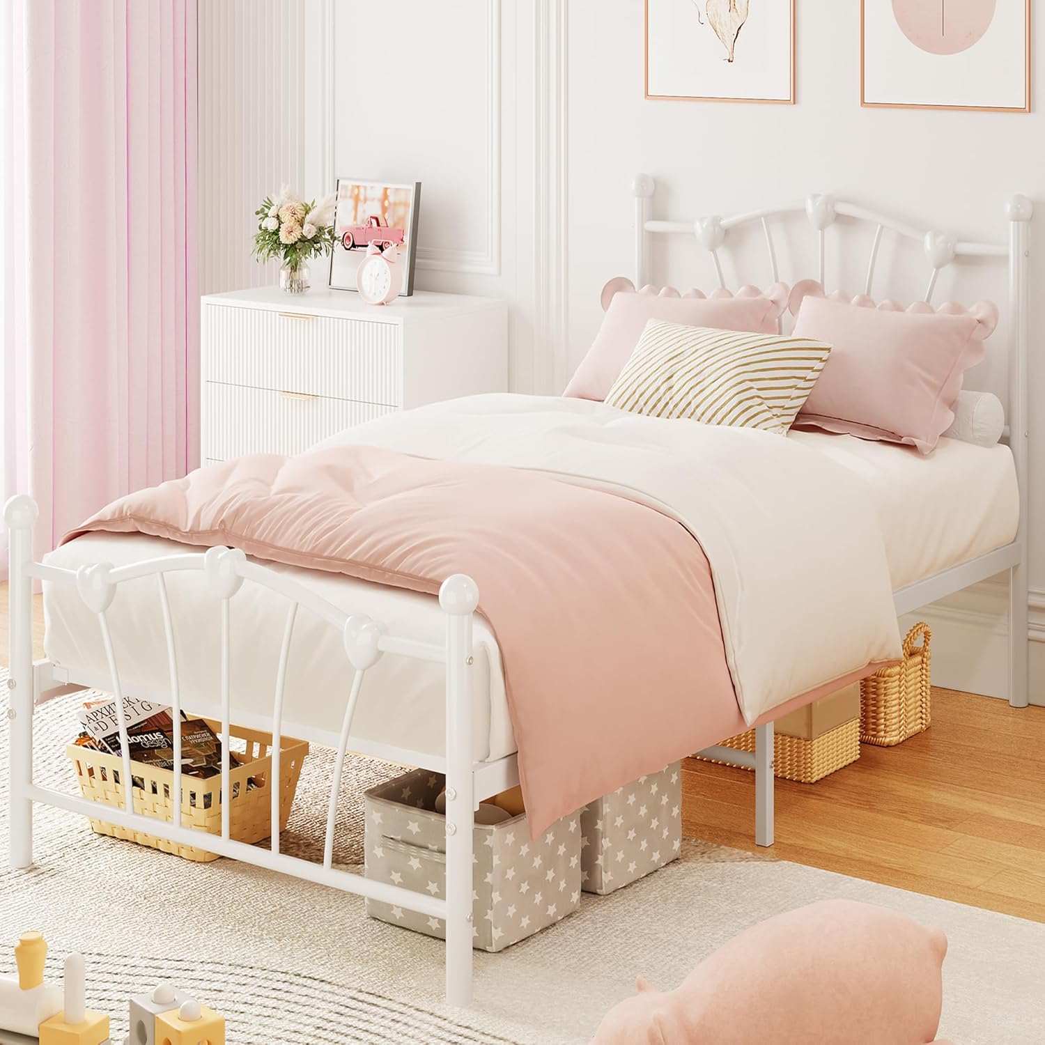 Qeetex LHF-BED-PHO-0V1PMETR White Twin Metal Bed Frame with Heart Shaped Headboard and Footboard Solid Metal Platform Mattress Foundation Noise-Free Heavy Duty Bed Slats Support No Box Spring Needed Easy Assembly