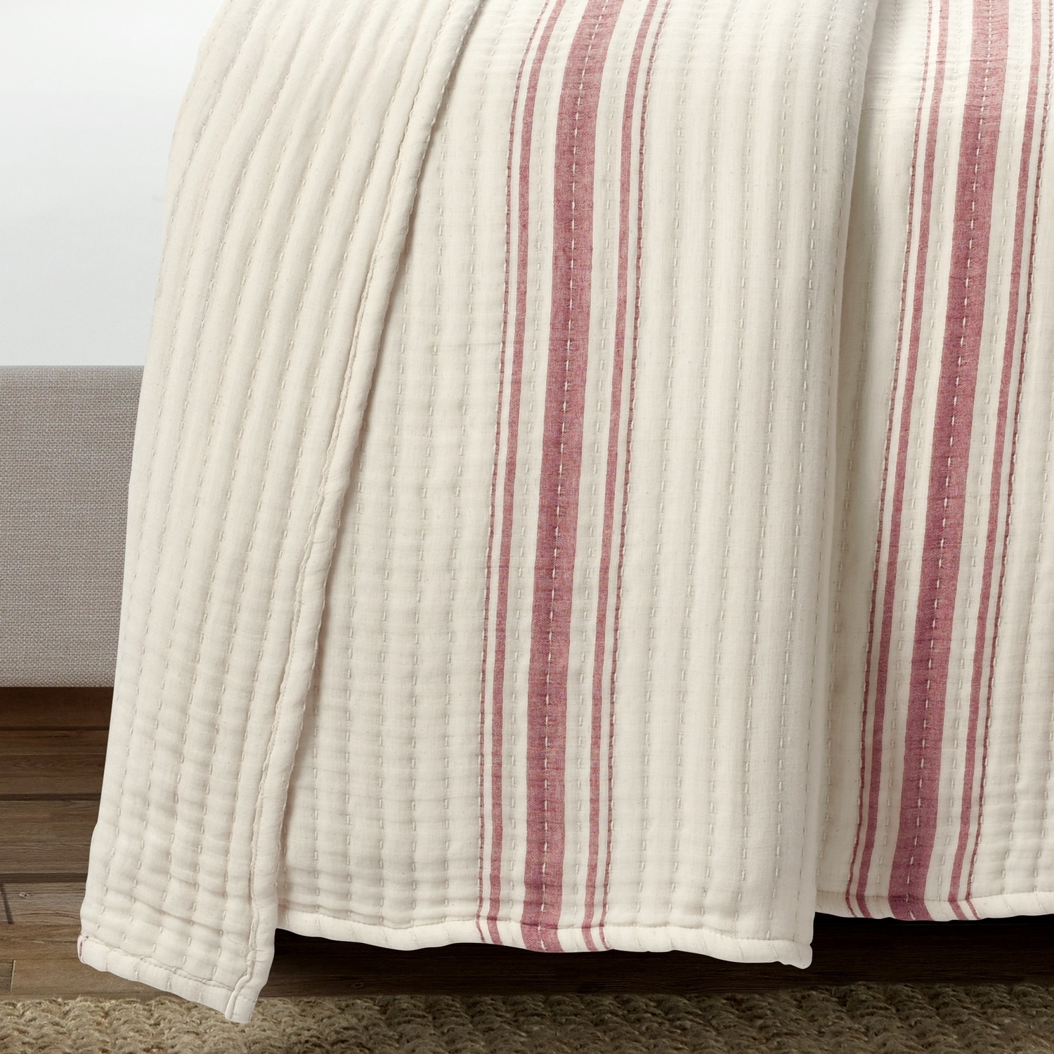Cozy Farmhouse Red Cotton Full/Queen Reversible Quilt