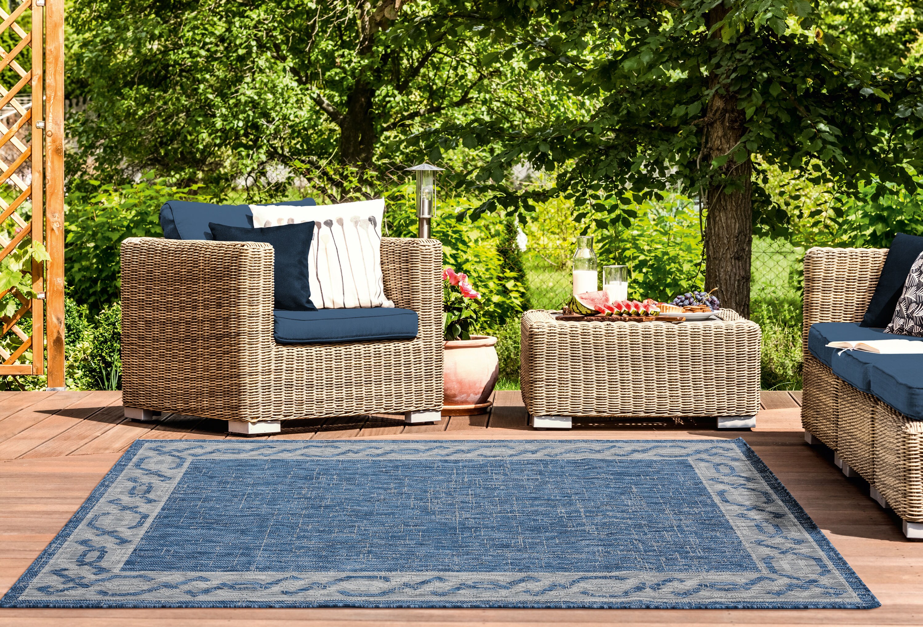United Weavers Of America 3900 10060 69 Augusta 5 x 8 (ft) Polypropylene Blue Rectangular Indoor Border Area rug