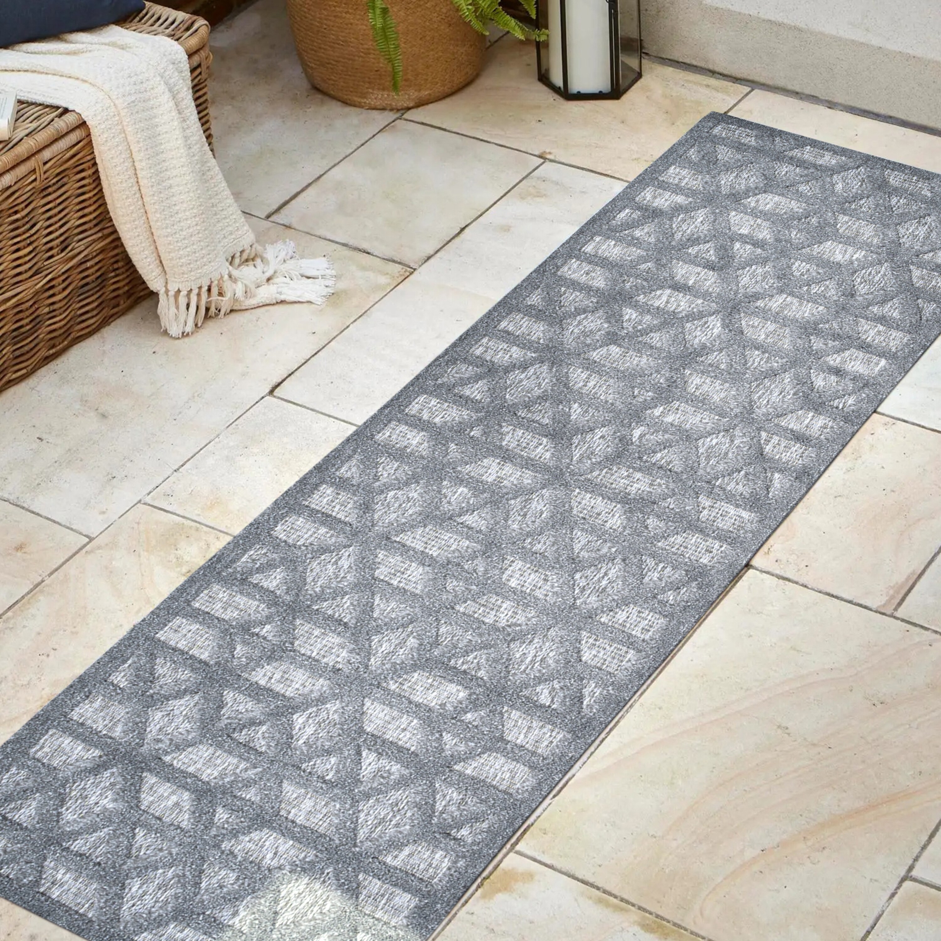 Talaia Dark Gray Geometric Synthetic Indoor/Outdoor Runner Rug