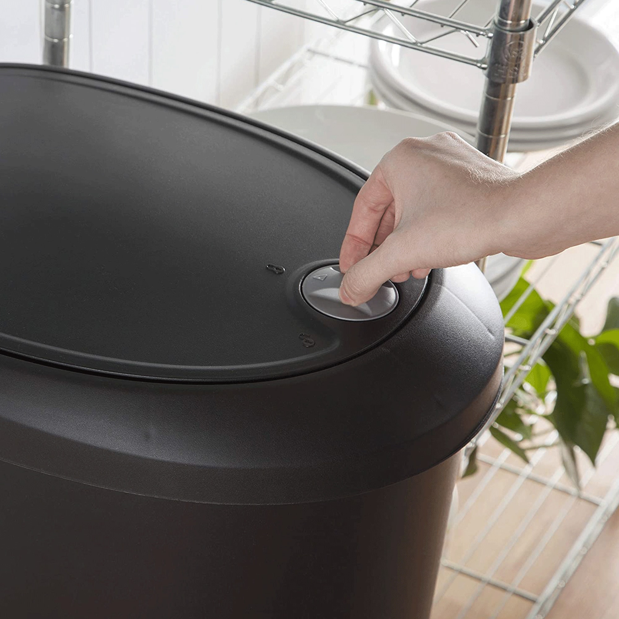 Sterilite 100741 wastebaskets - View #7