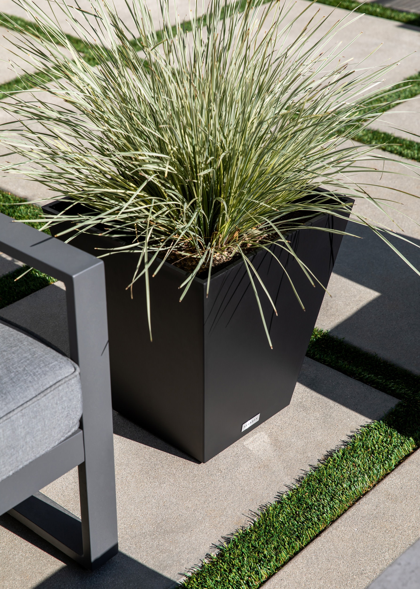 Veradek NBV18B Planter-Window-Box - View #5