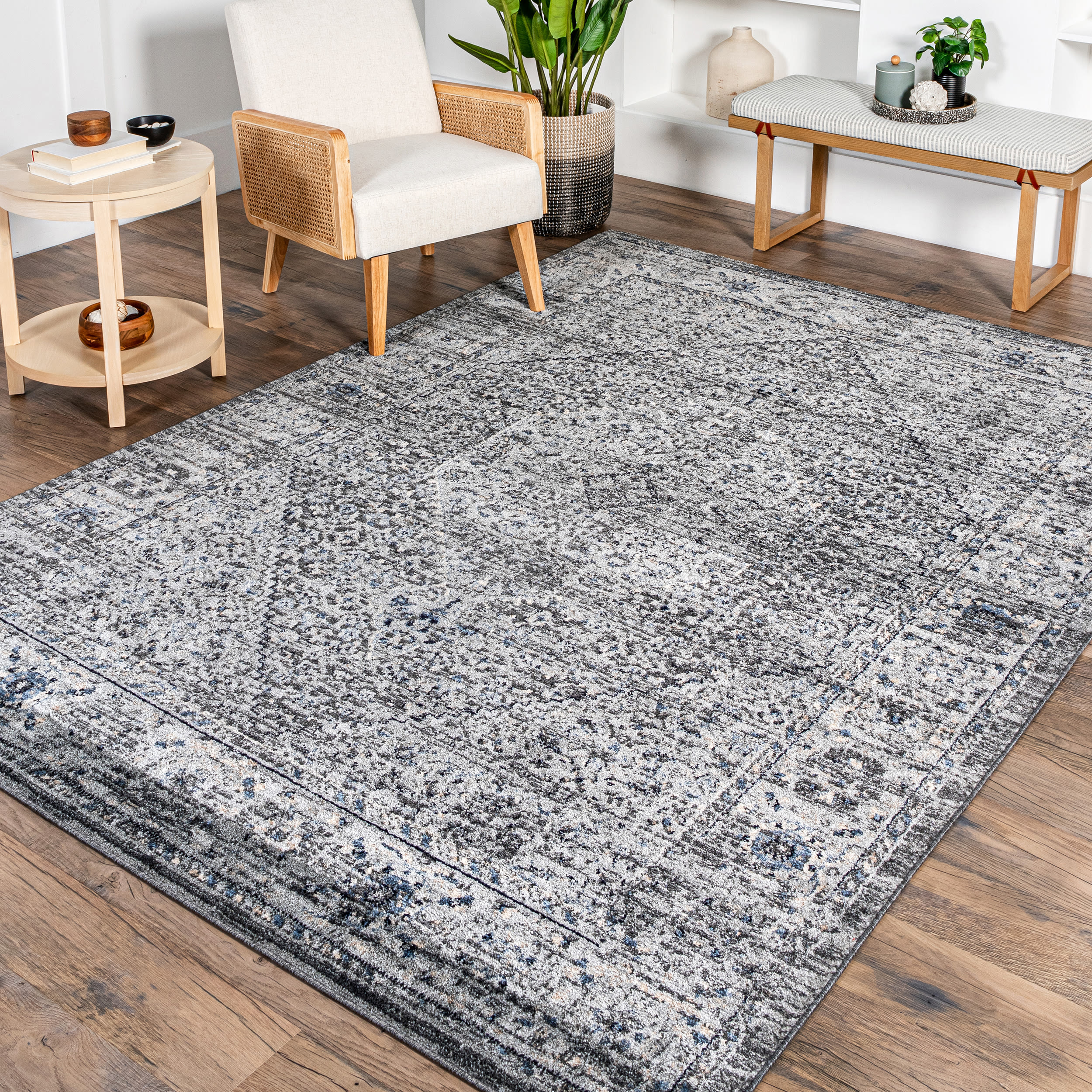 Vintage Medallion Gray 9' x 12' Synthetic Easy-Care Area Rug