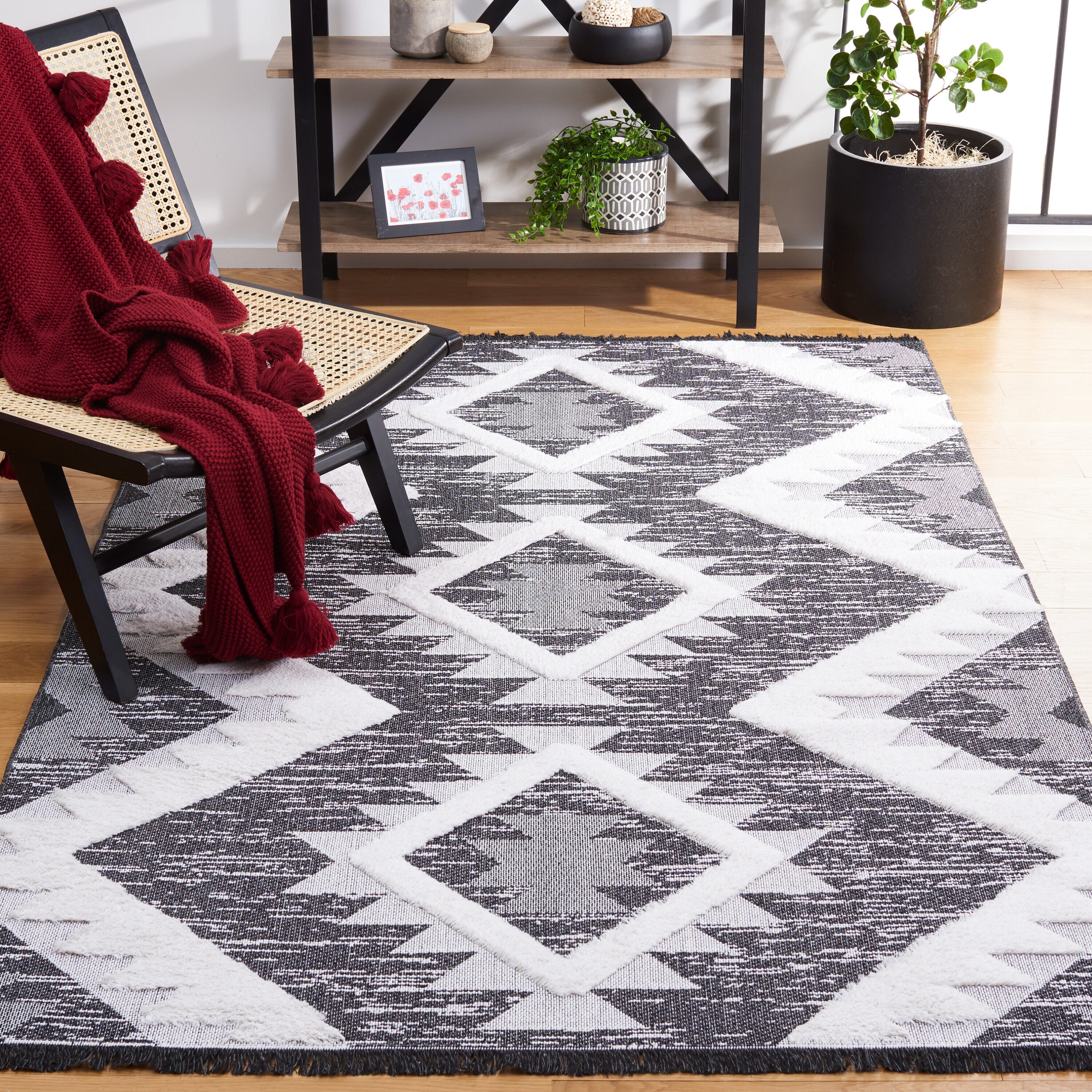 Augustine 712Z Black/Ivory 5ft x 7ft-7in Medium Rectangle Rug