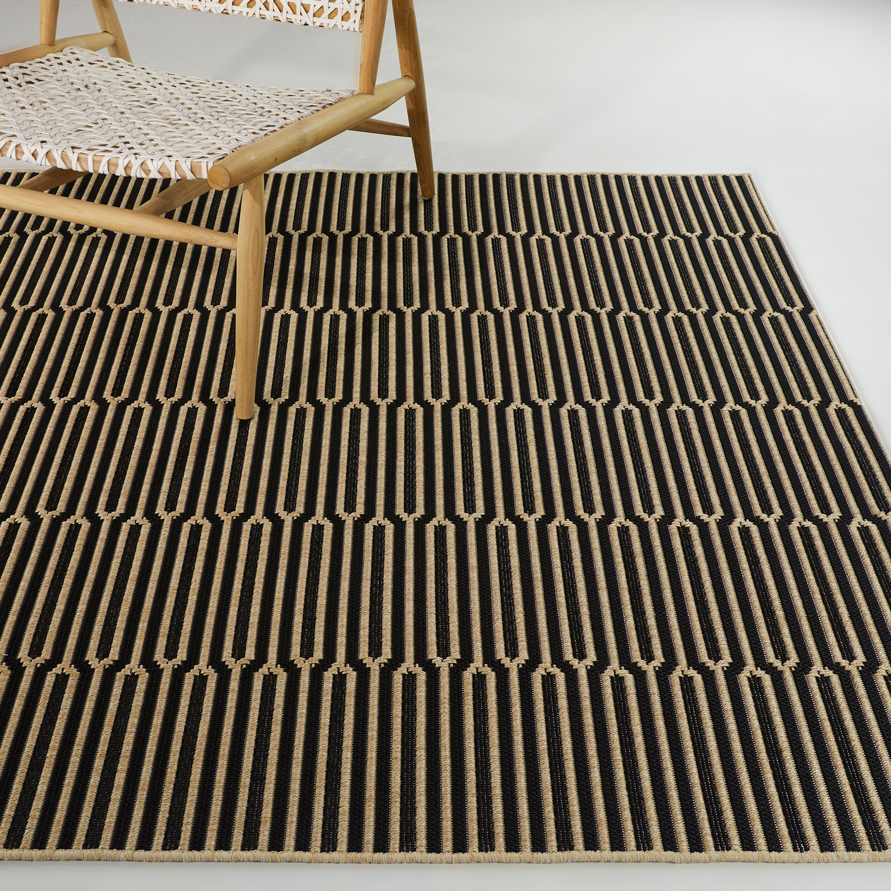 Balta 3102087 8 x 10 (ft) Polypropylene Black Rectangular Indoor/Outdoor Abstract Area rug