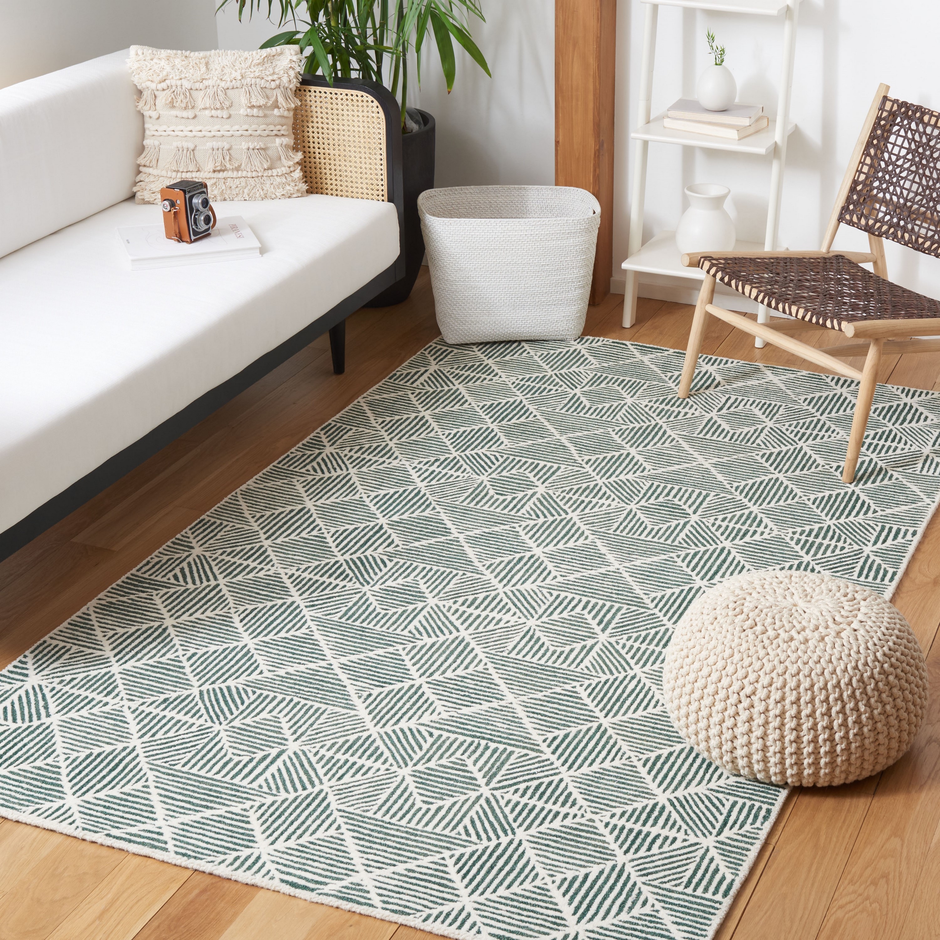 Safavieh ABT763W-3 Abstract Renee 3 x 5 (ft) Tufted Wool Dark Green/Ivory Rectangular Indoor Geometric Farmhouse/Cottage Area rug
