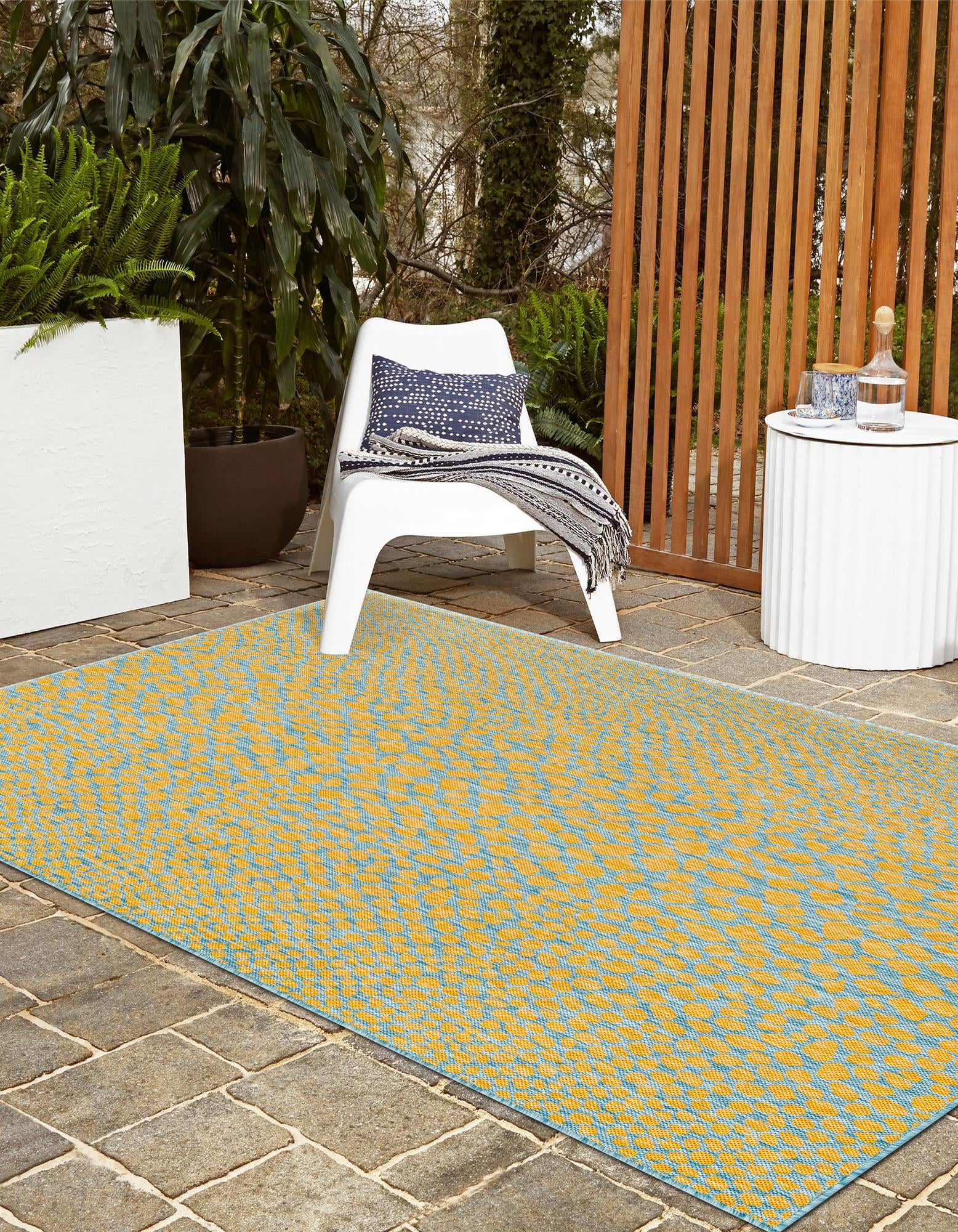 Unique Loom 3180680 Jill Zarin Cape Town 6 x 9 (ft) Loomed Polypropylene Yellow and Aqua Rectangular Indoor/Outdoor Animal print Area rug