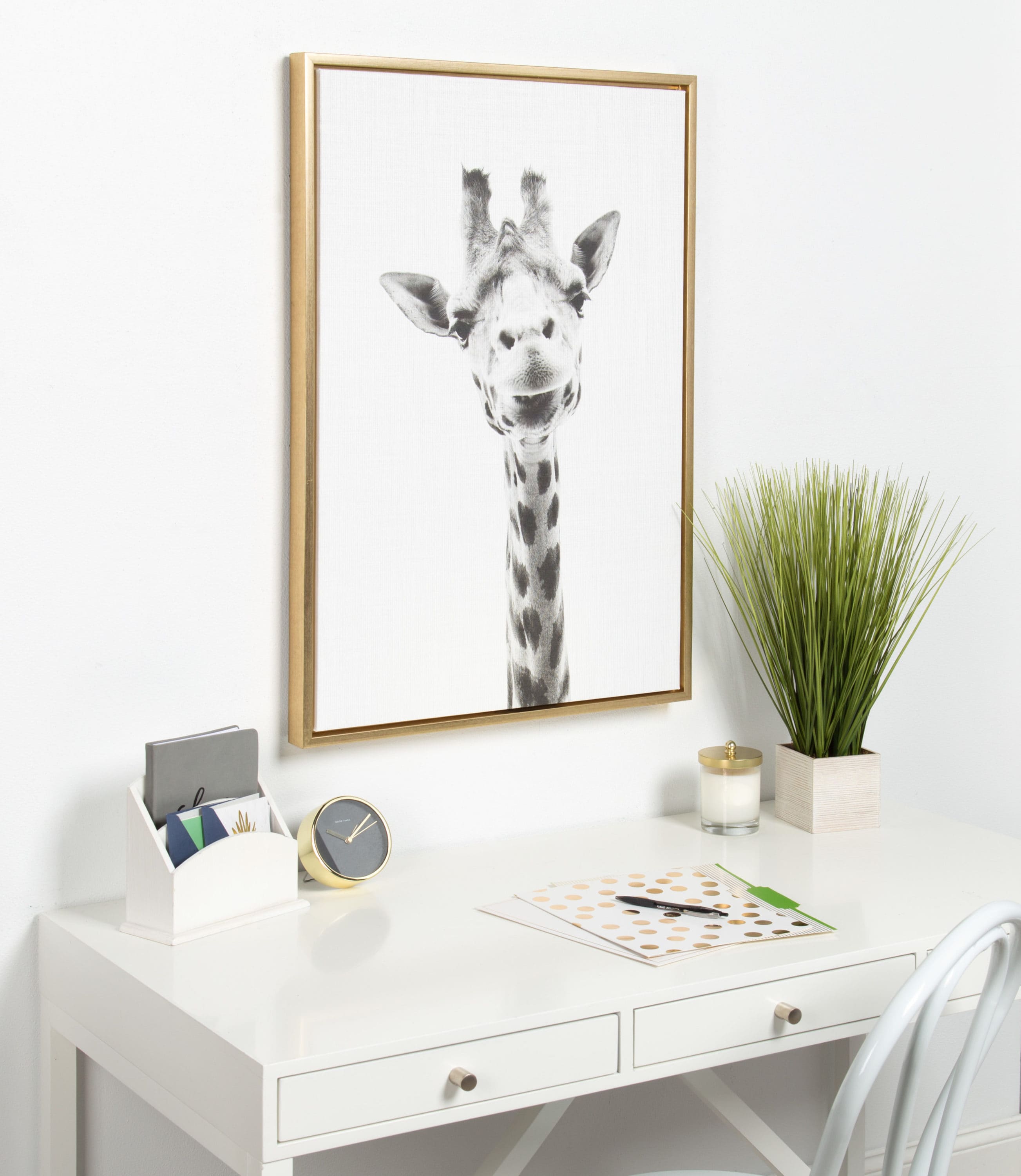Kate and Laurel Giraffe Tai Prints Gold Framed 33-in H x 23-in W ...
