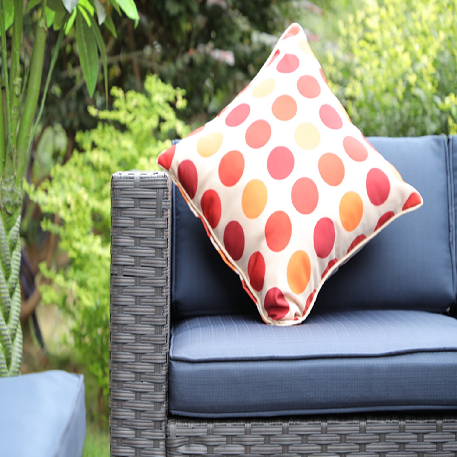 Polyester Classic Swing/Bench Cushion, 47 x 16x 3 - Blue Sky Hydrangea