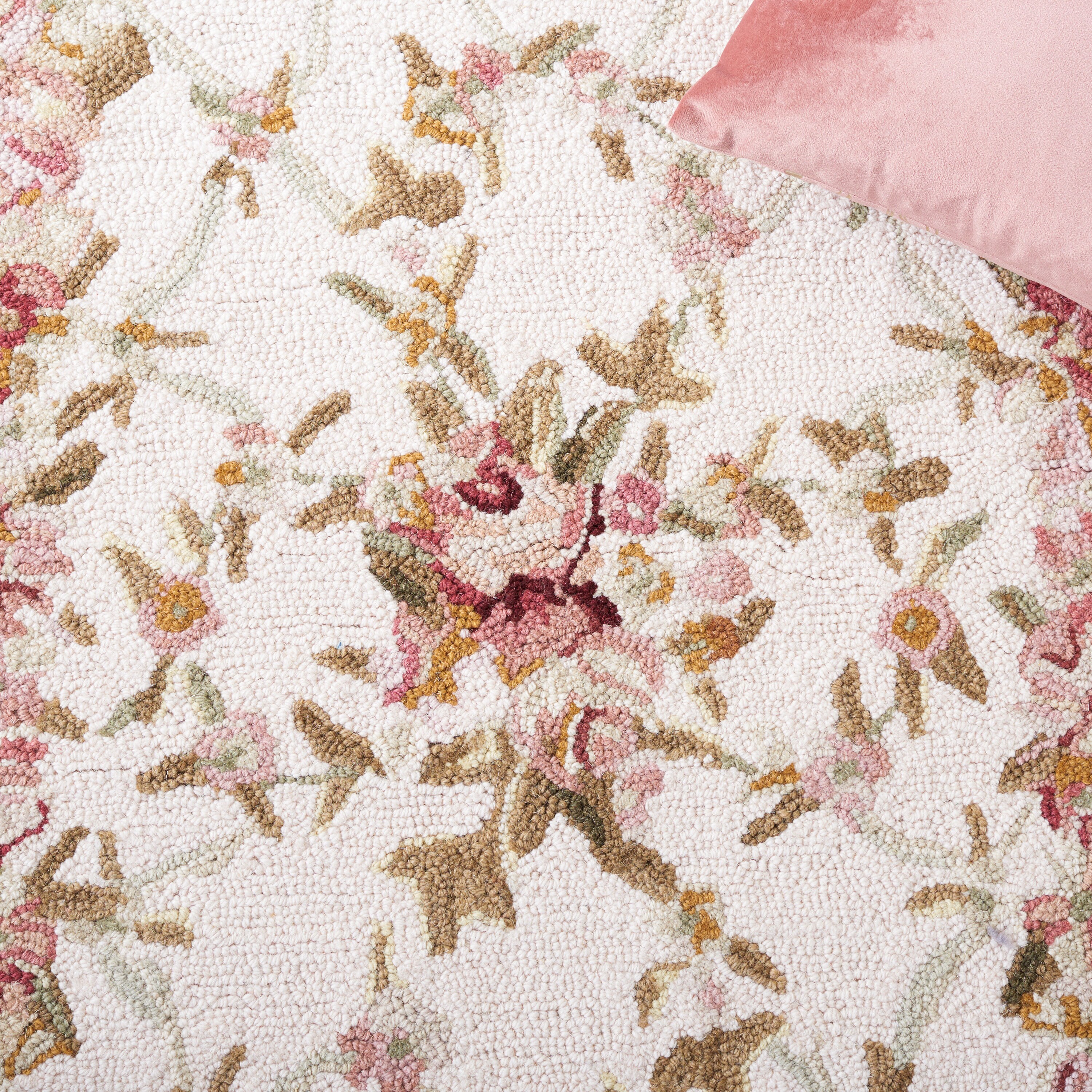 Safavieh HK73A-4R rugs - View #7