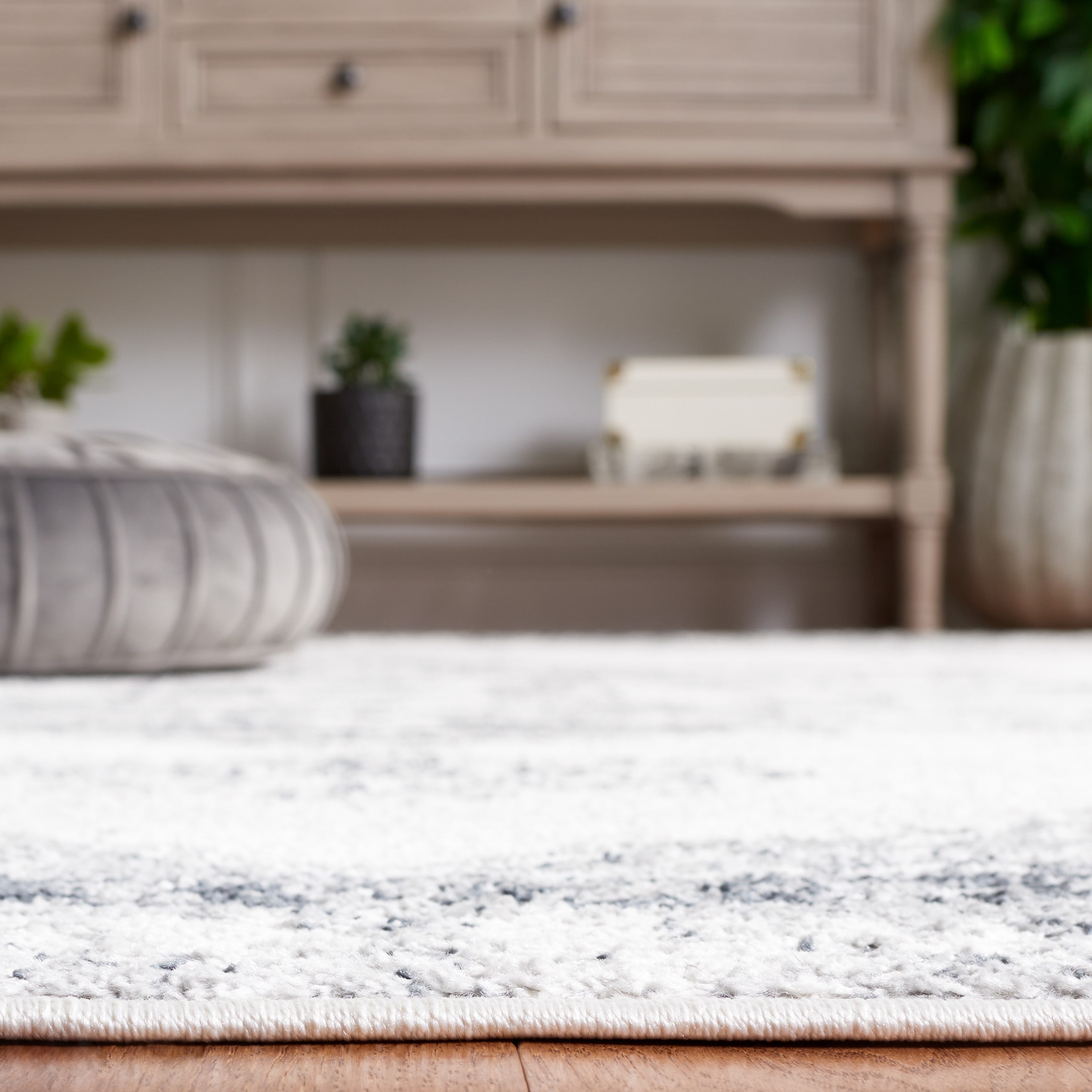 Safavieh LAY104A-7SQ rugs - View #4
