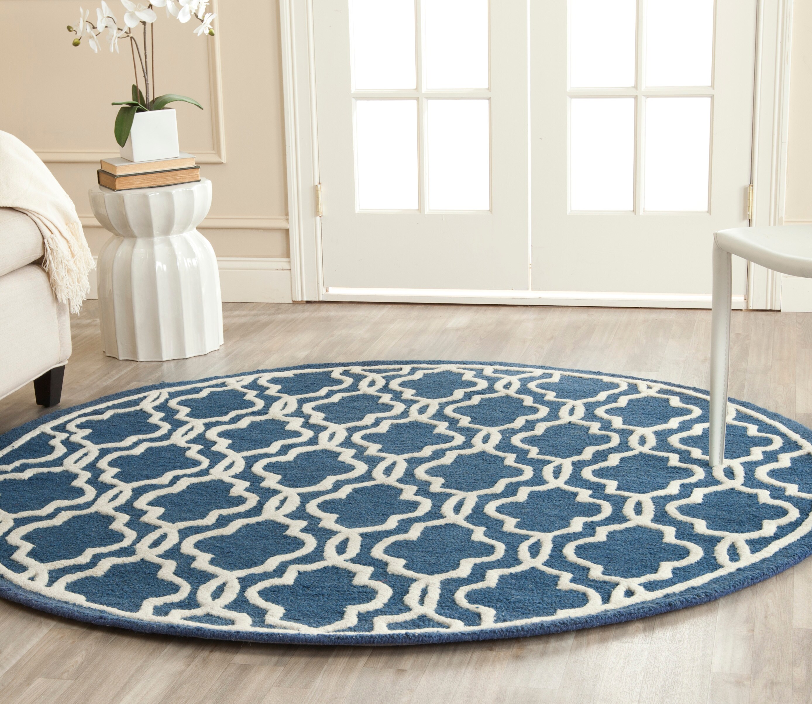  Cambridge 131 Navy/Ivory Contemporary 6ft x 6ft Round Rug