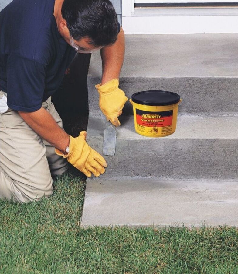  QUIKRETE Quick Setting Cement for Concrete Sculpting, Repairing  Steps, Curbs, Floors, Retaining Walls, and More, Just Add Water, 10 Pound  Pail : Industrial & Scientific