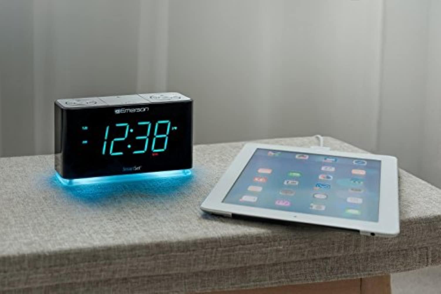 Emerson Radio ER100301 Indoor-Outdoor-Clocks - View #4