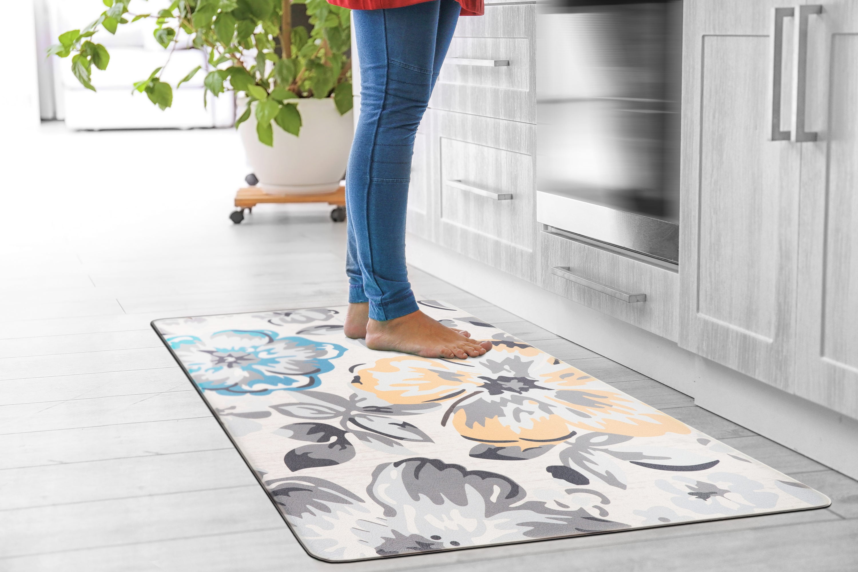 Cream Modern Floral Anti-Fatigue Standing Mat 18" x 30"