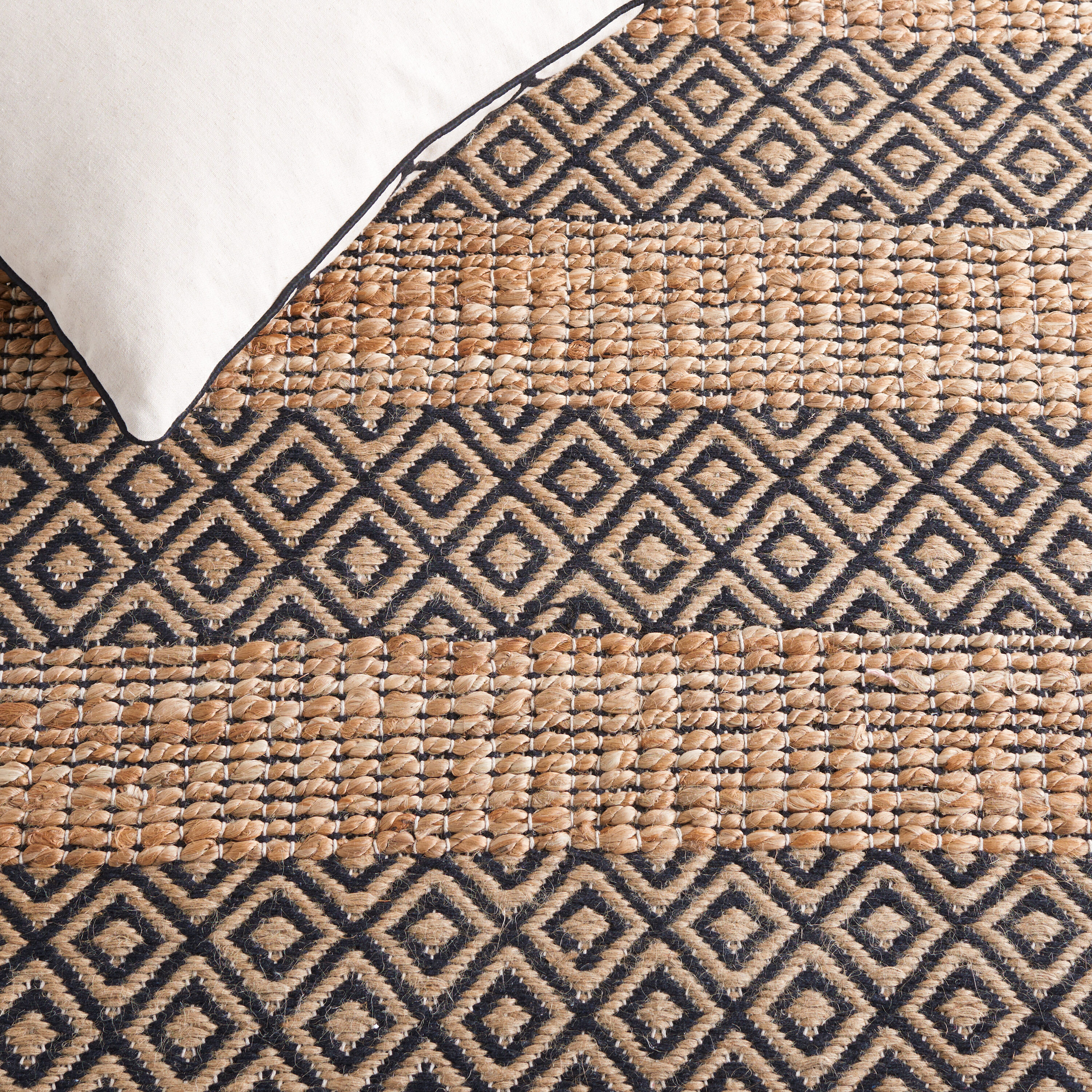 Safavieh NFB653Z-4 rugs - View #5