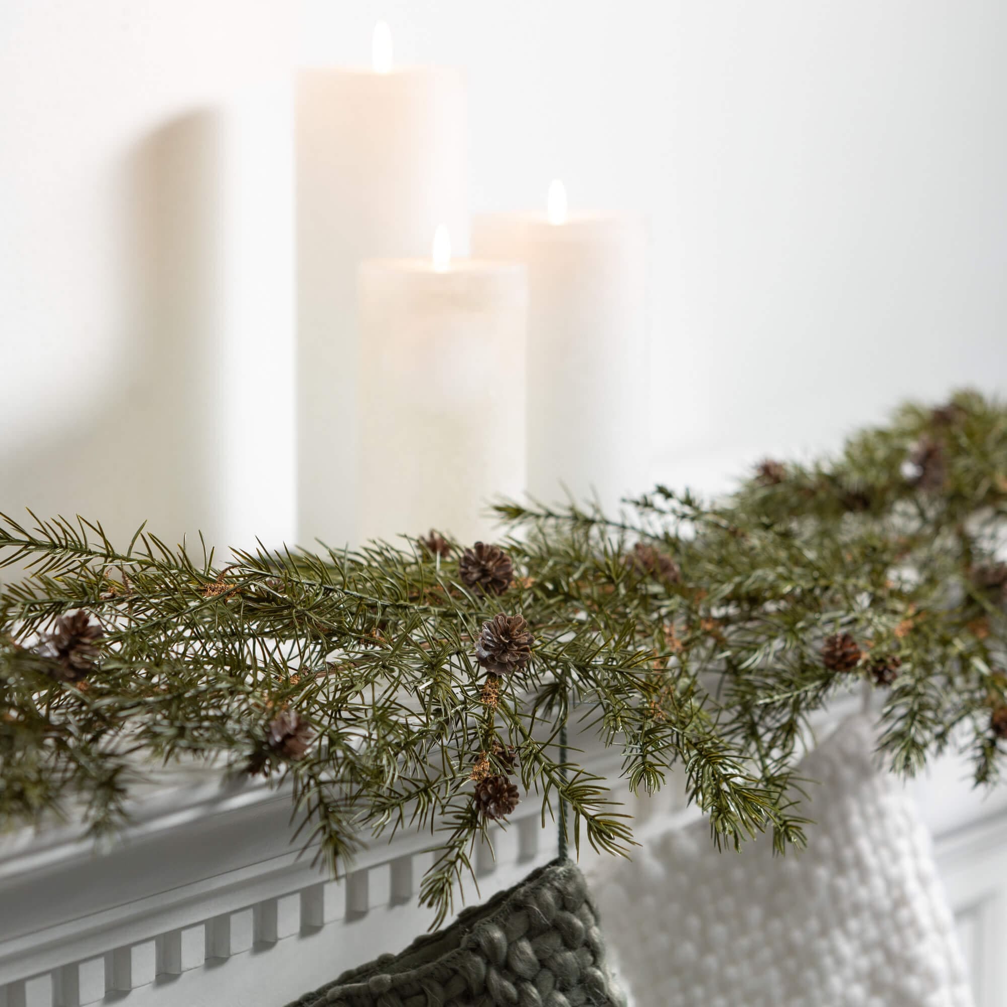 Sullivans GD1567 Artificial-Christmas-Garland - View #3