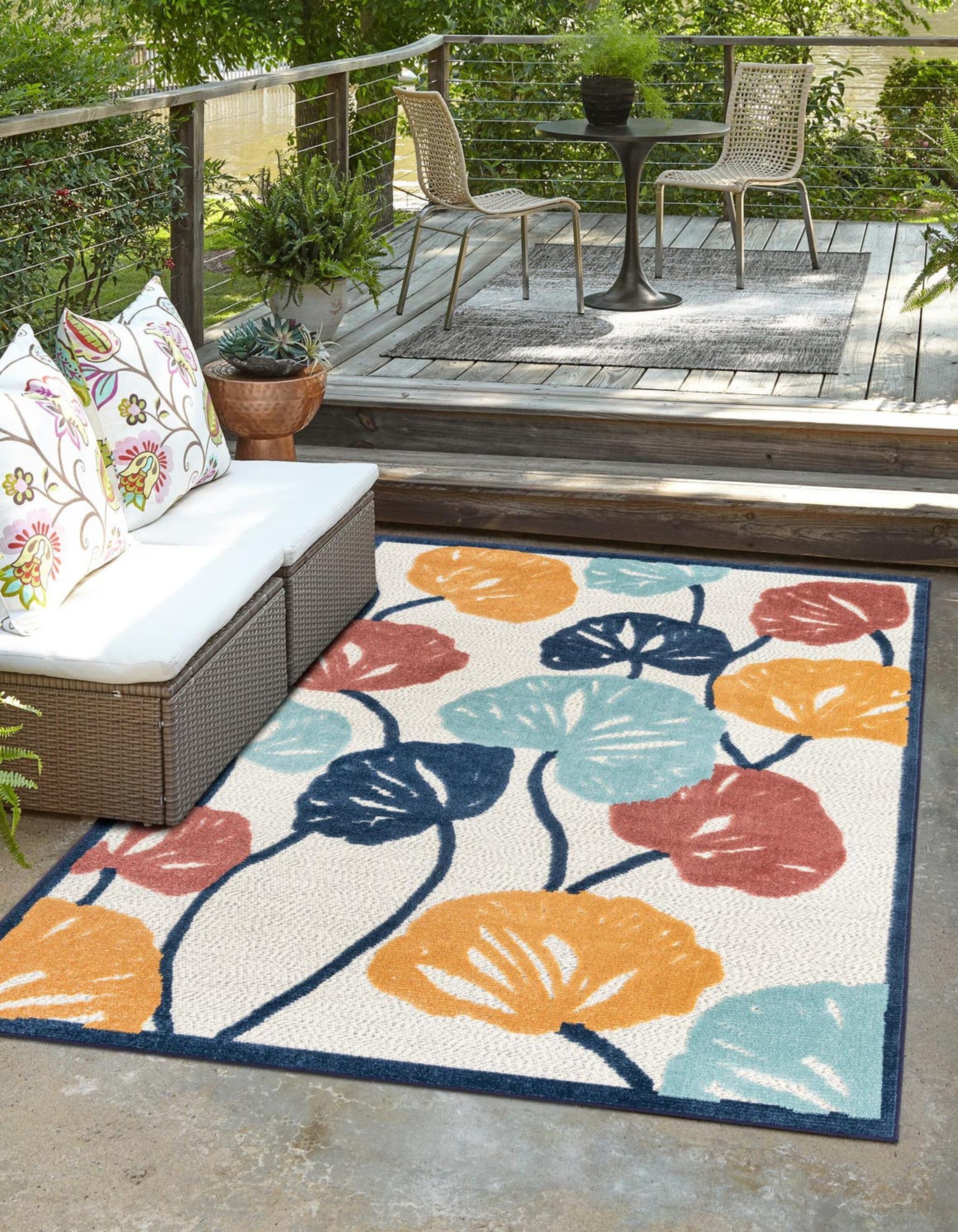 Unique Loom 3171346 Belize Outdoor 4 x 6 (ft) Loomed Polypropylene Ivory Rectangular Indoor/Outdoor Floral/Botanical Area rug