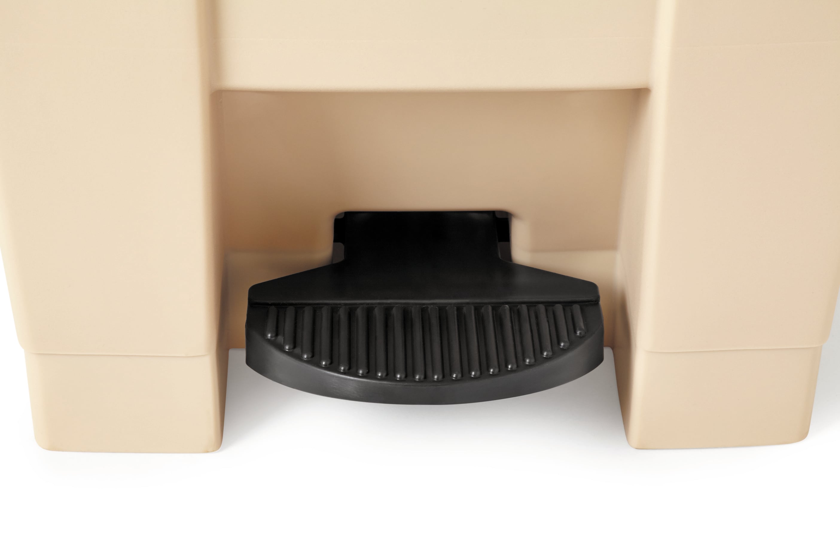 Rubbermaid Commercial Products FG614400BEIG m031725 - View #3