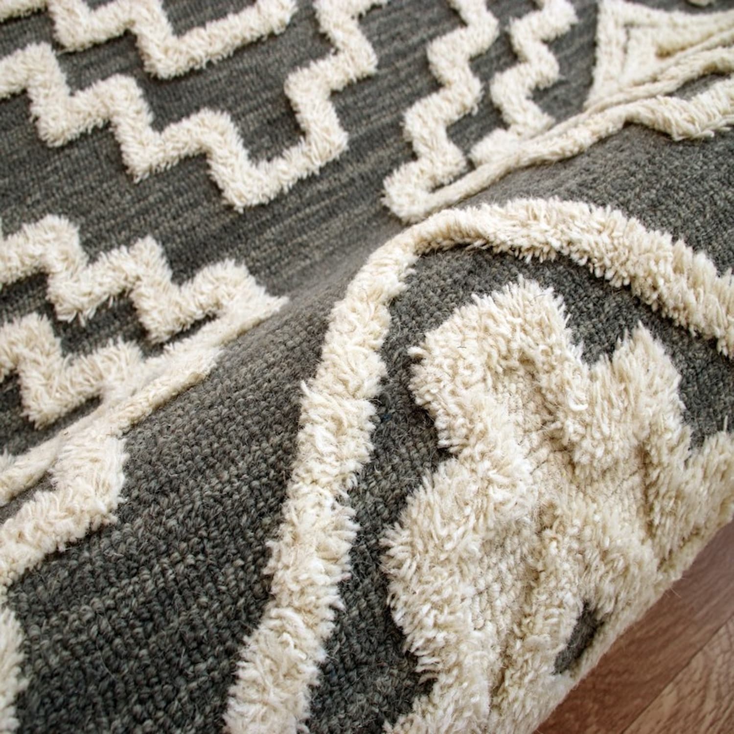 Gray and Cream Tufted Geometric Wool Round Area Rug, 6 ft.