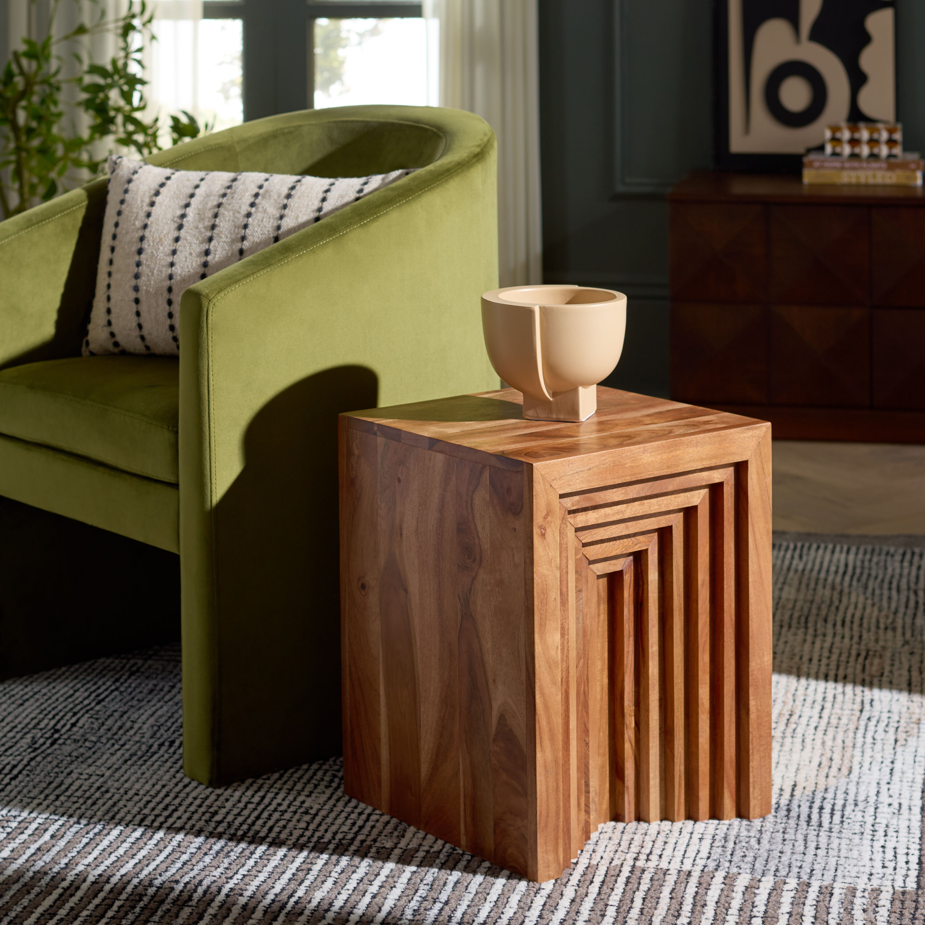 Safavieh  Amabu Accent Table/Walnut