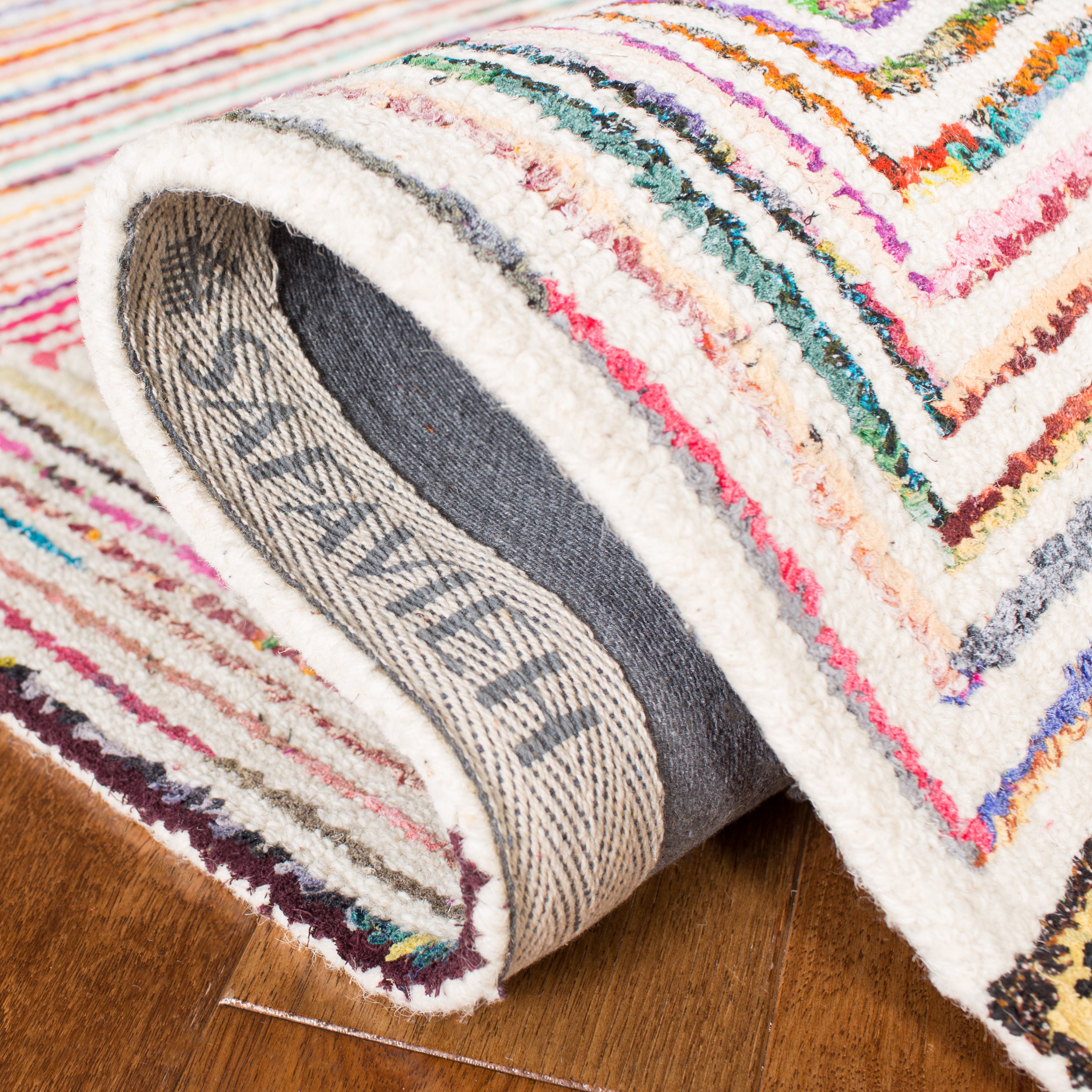 Ivory Round Hand-Tufted Wool and Synthetic Kids Rug