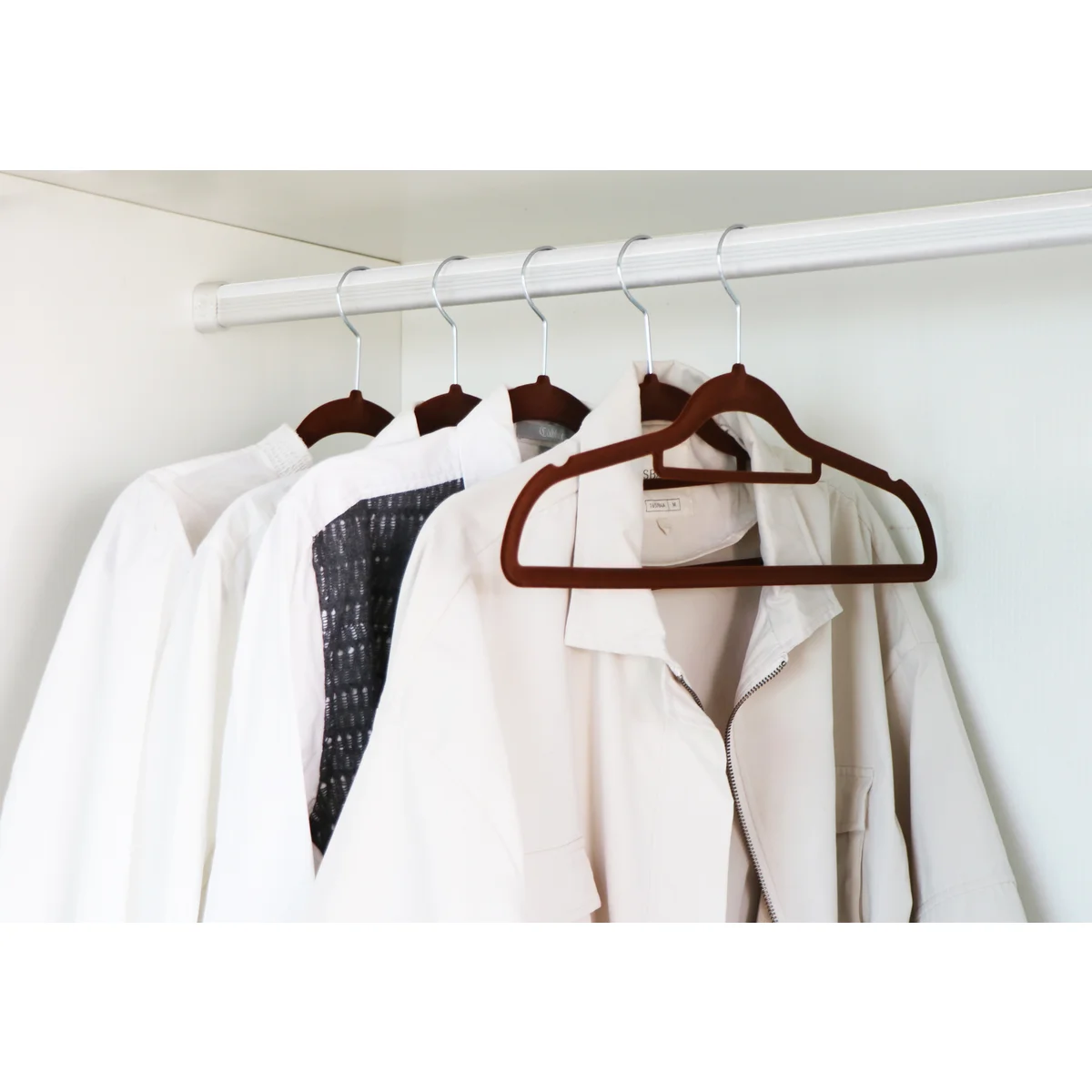 J&V TEXTILES 615-BR hangers - View #6