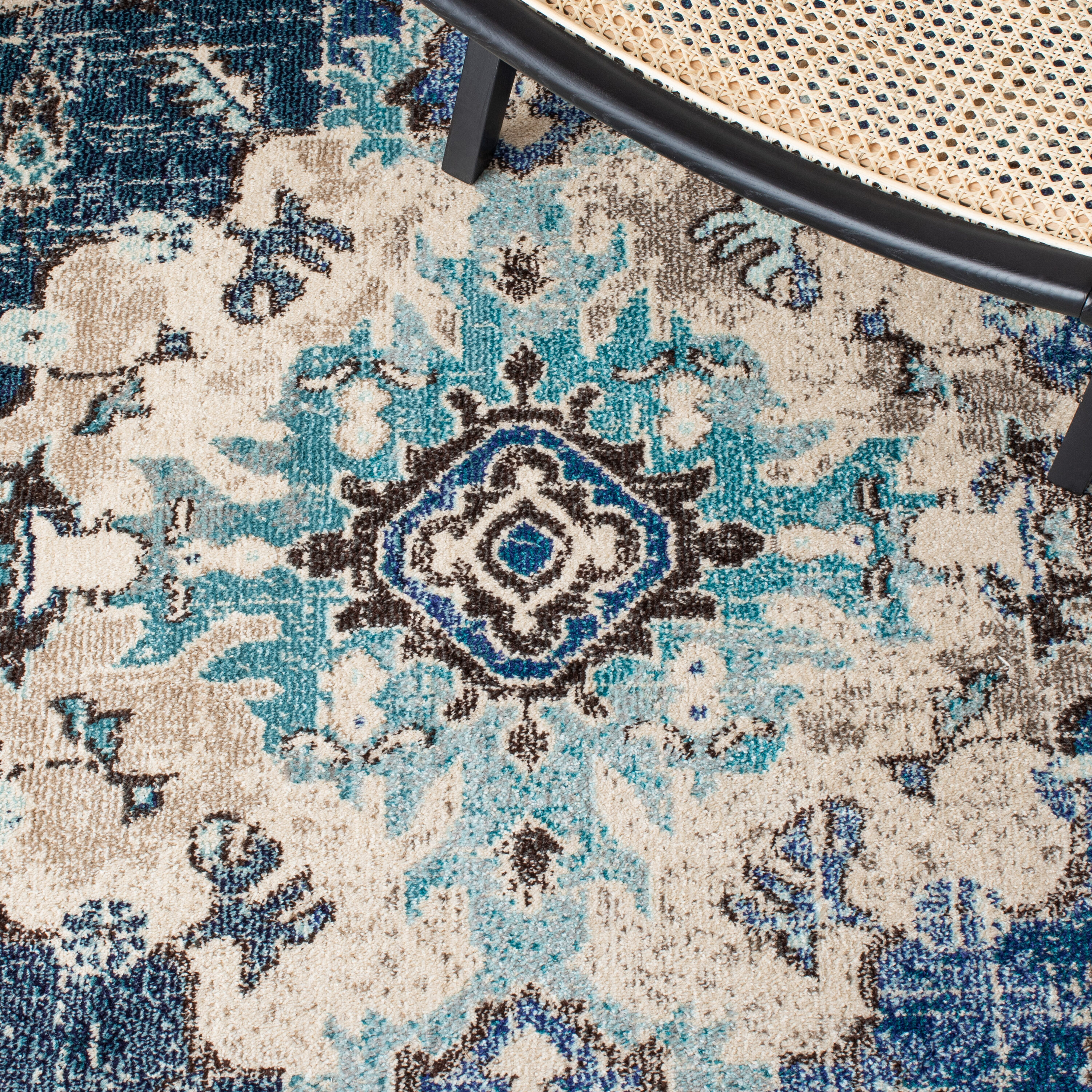 Safavieh MAD484N-7SQ rugs - View #7