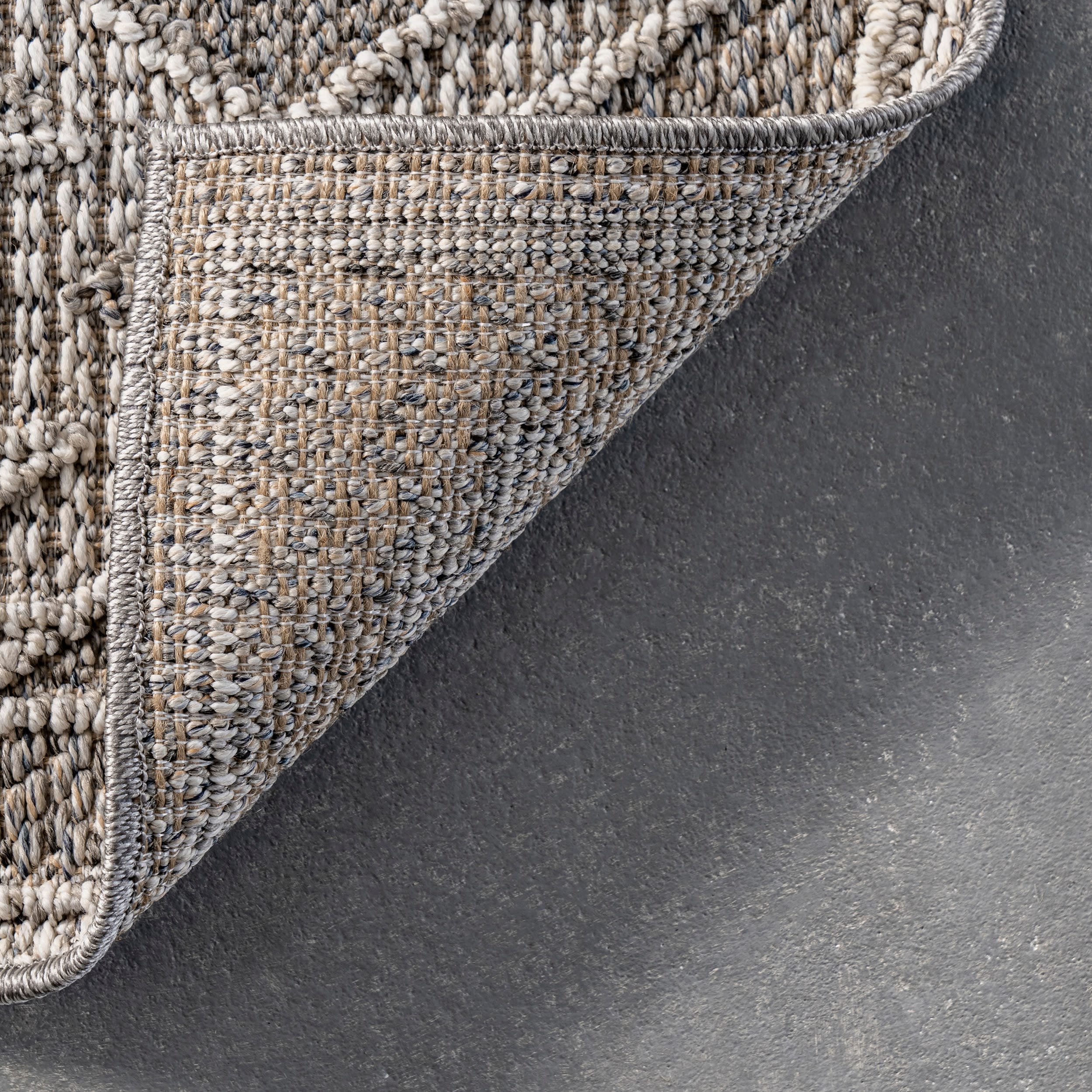 Cozy Haven Textured Southwestern 5'3" x 7'6" Synthetic Area Rug in Gray