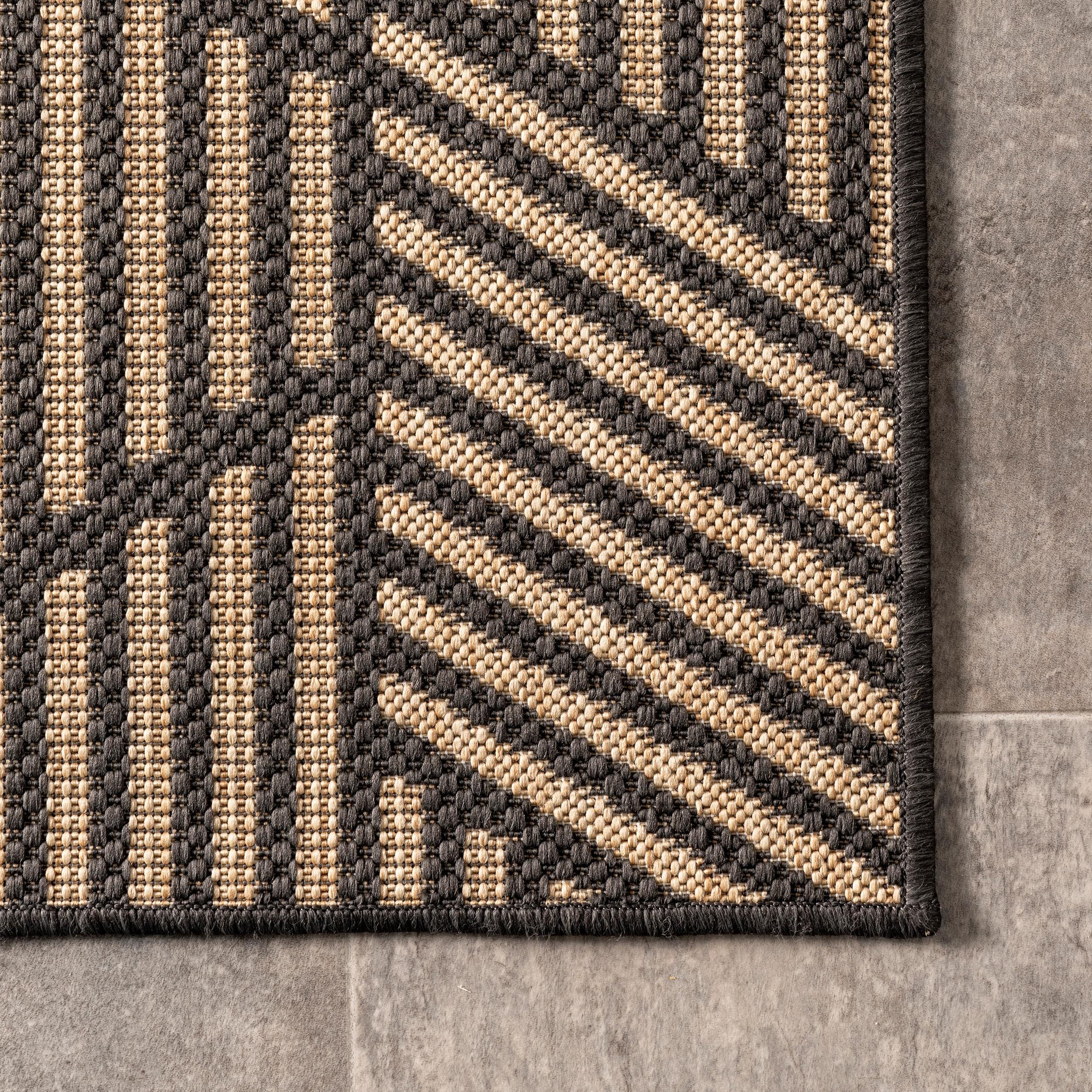 Reversible Charcoal Geometric Synthetic 25" Area Rug