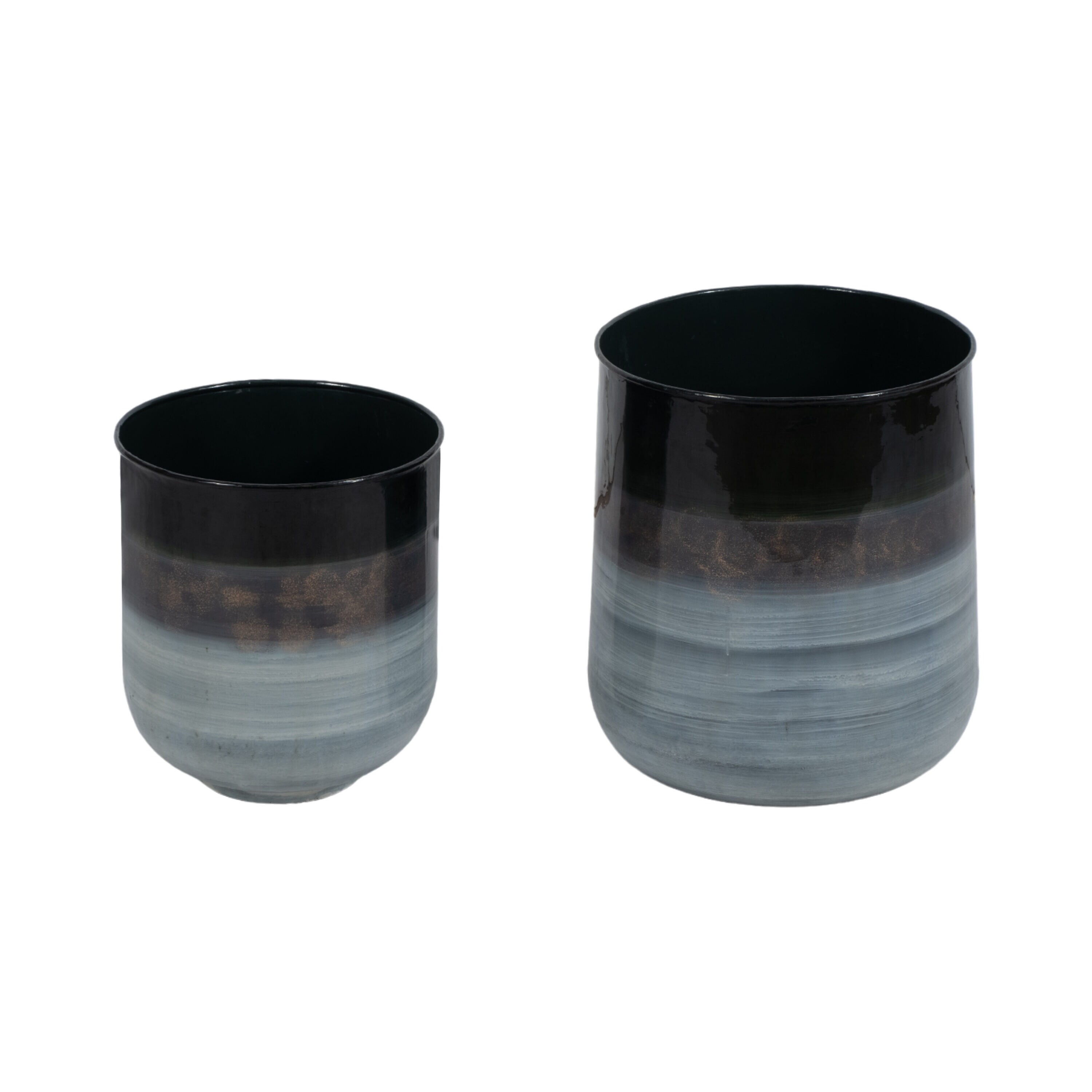 Sagebrook Home 17193 Round 16.0-in W x 19-in H x 16-in D Multiple colors/finishes Metal Indoor/Outdoor Planter