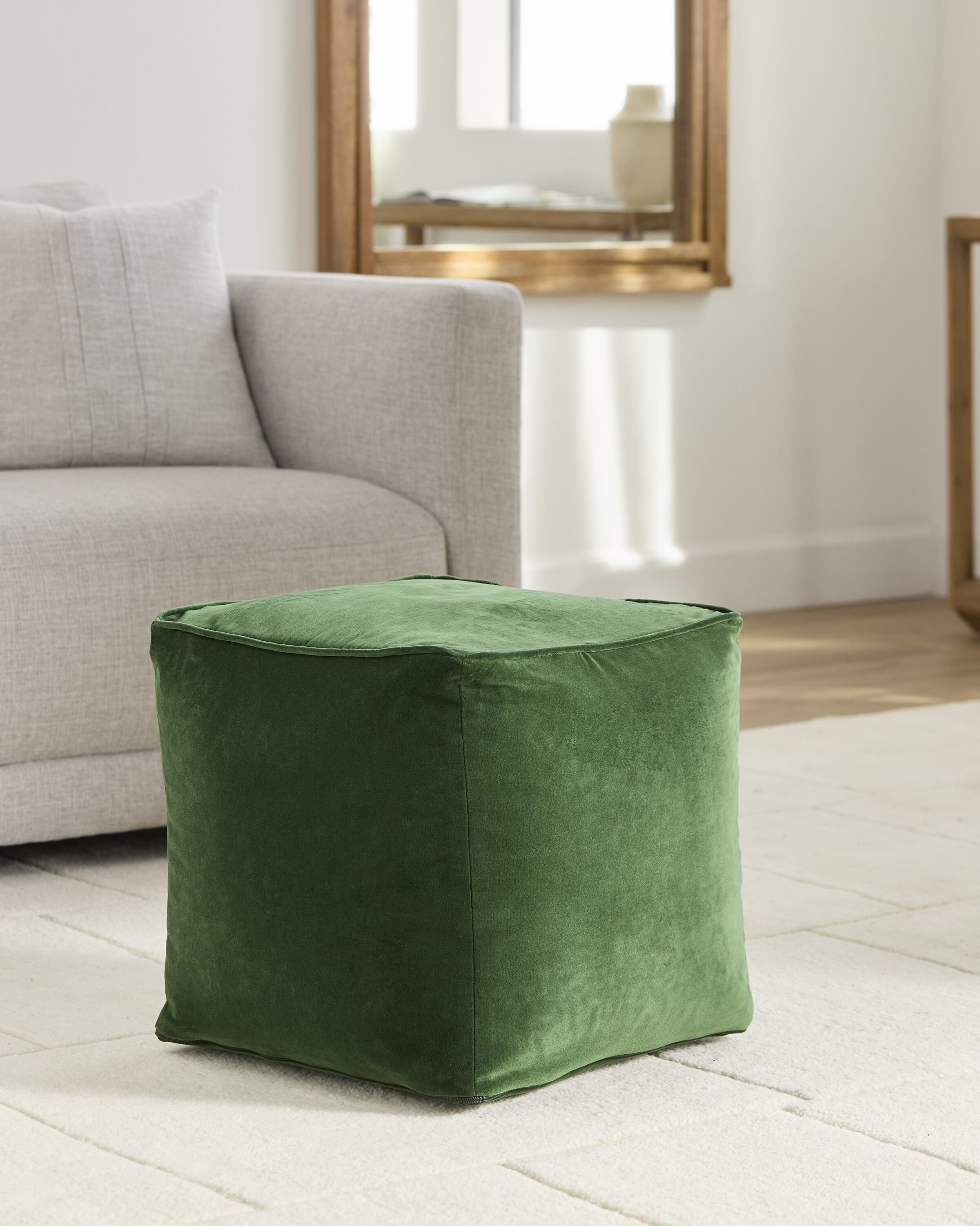 Green high quality Gold Chester Style Floor Velvet Pillow, Circle velour Floor Pillow, Seat Cushion, Velour Pouf, Ottoman, 48cm Green with Gold Pouf