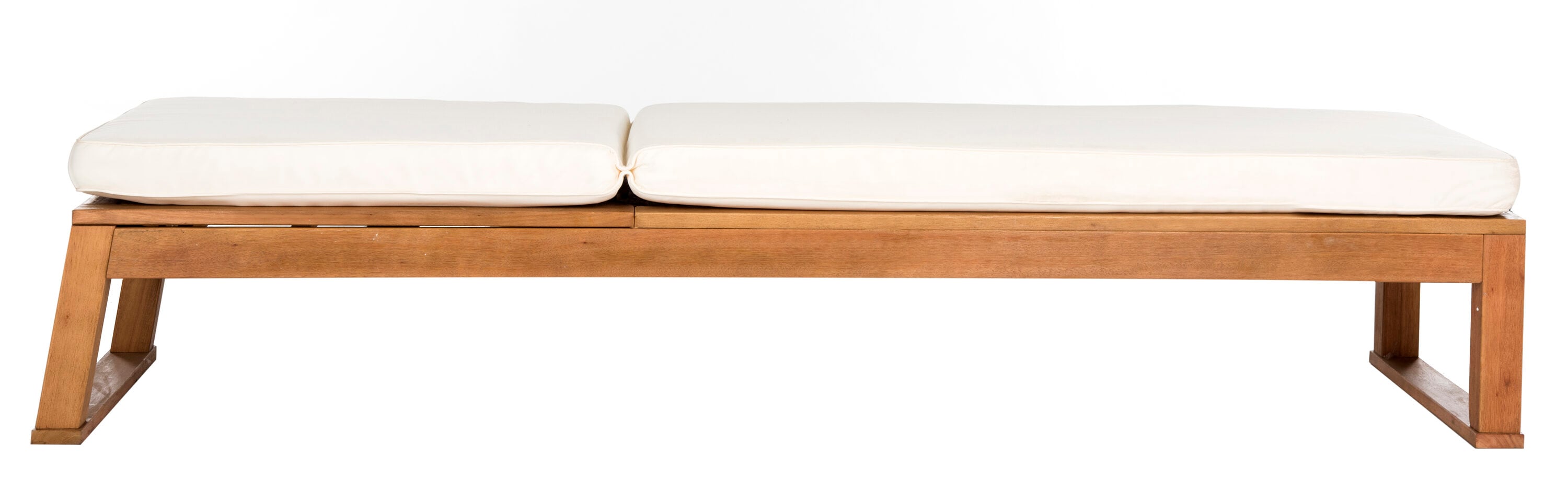 Safavieh PAT7024A Solano Woven Natural Wood Frame Stationary Chaise Lounge Chair with White Woven Seat