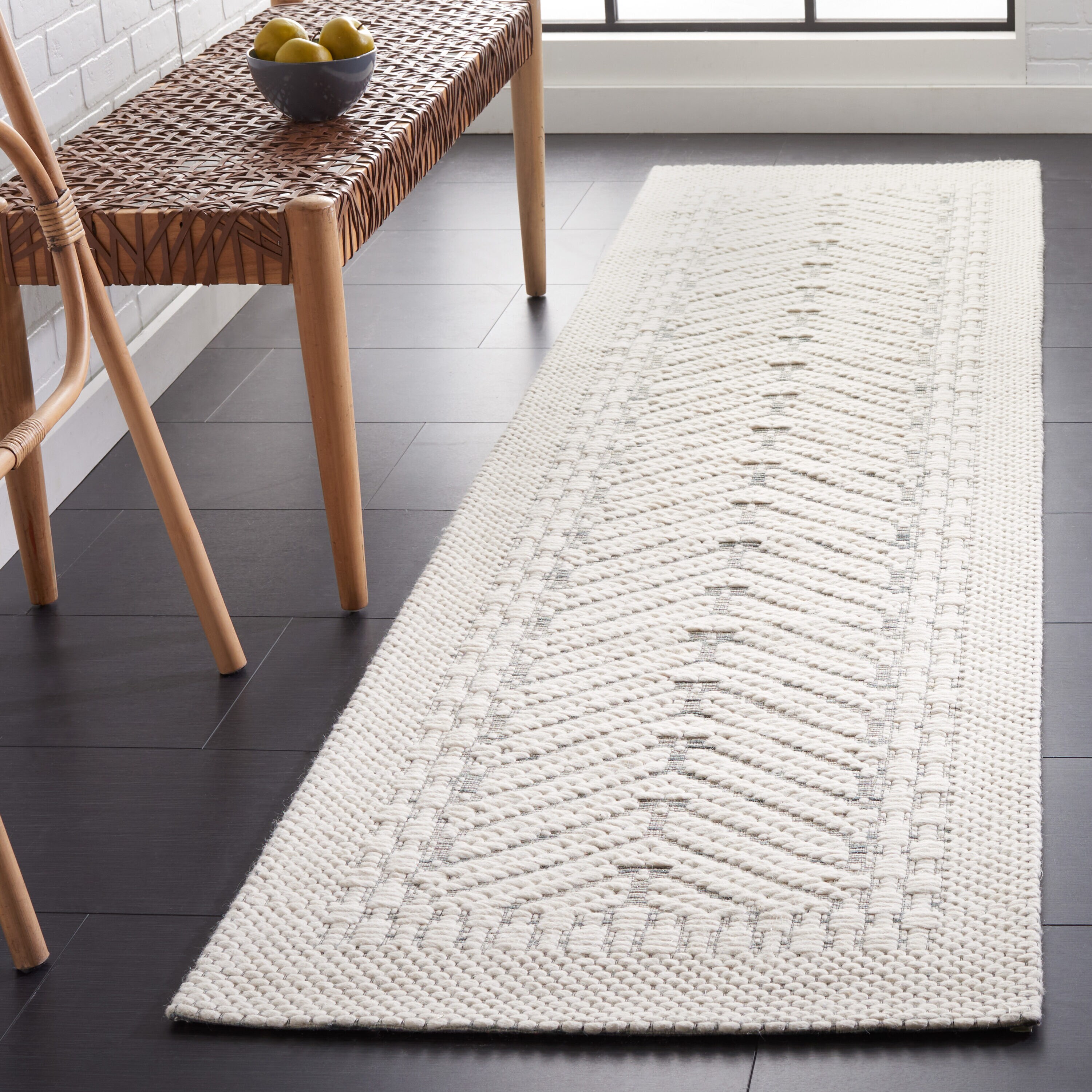  Marbella 427 Ivory/Green Contemporary 2ft-3in x 9ft Runner Rug