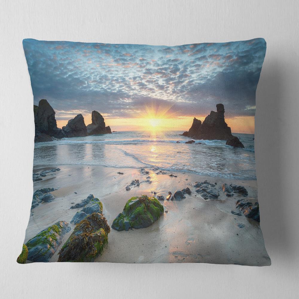Designart CU14279-18-18 18-in x 18-in Blue Indoor Decorative Pillow