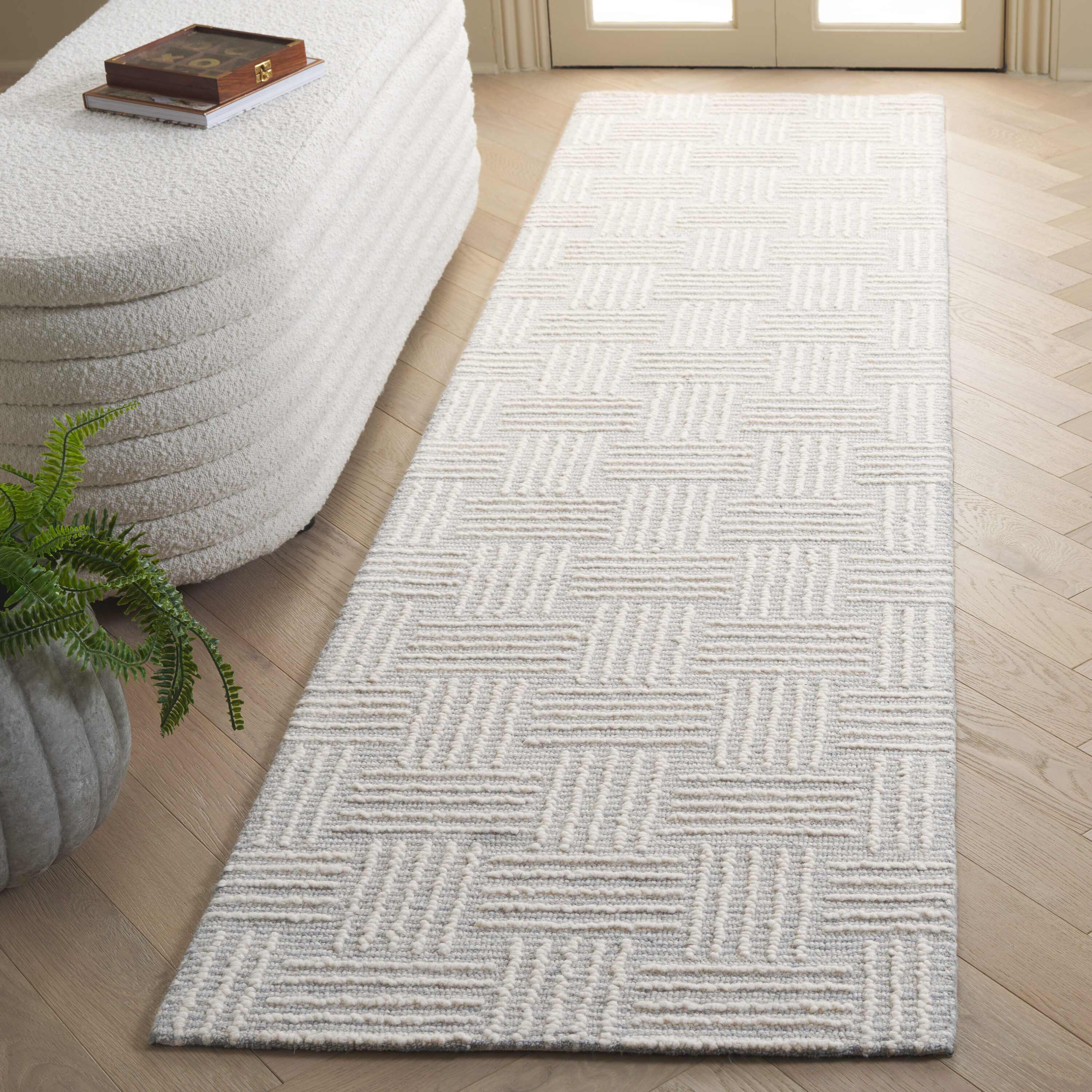  Ebony 355 Light Gray/Ivory Contemporary 2ft-3in x 9ft Runner Rug