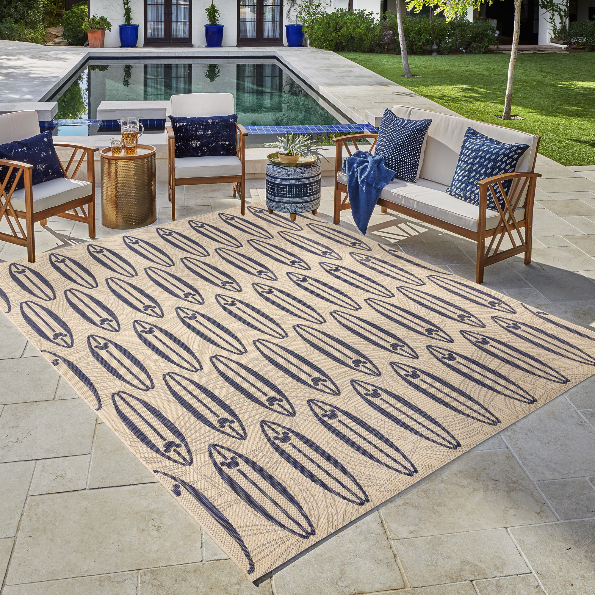 Disney 25511 6 x 9 (ft) Polypropylene Sand/Navy Rectangular Indoor/Outdoor Geometric Coastal Area rug