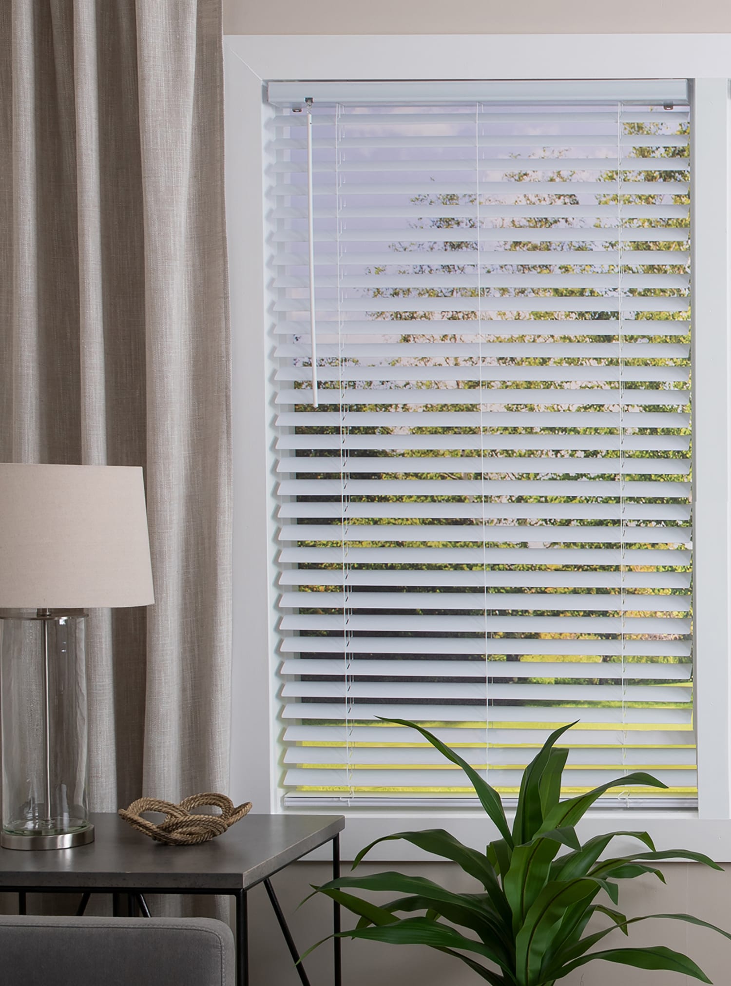LEVOLOR Trim+Go 2-in Slat Width 35-in x 64-in Cordless White Faux Wood Room  Darkening Horizontal Blinds in the Blinds department at