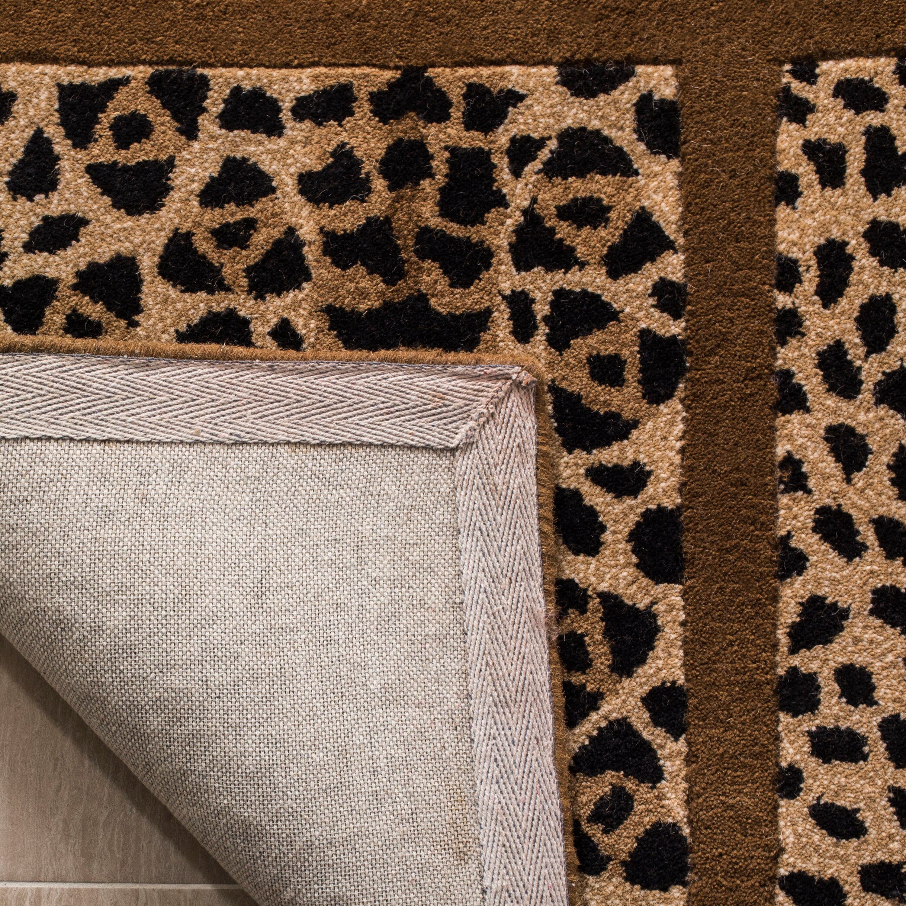 Safavieh SOH551A-5 rugs - View #3