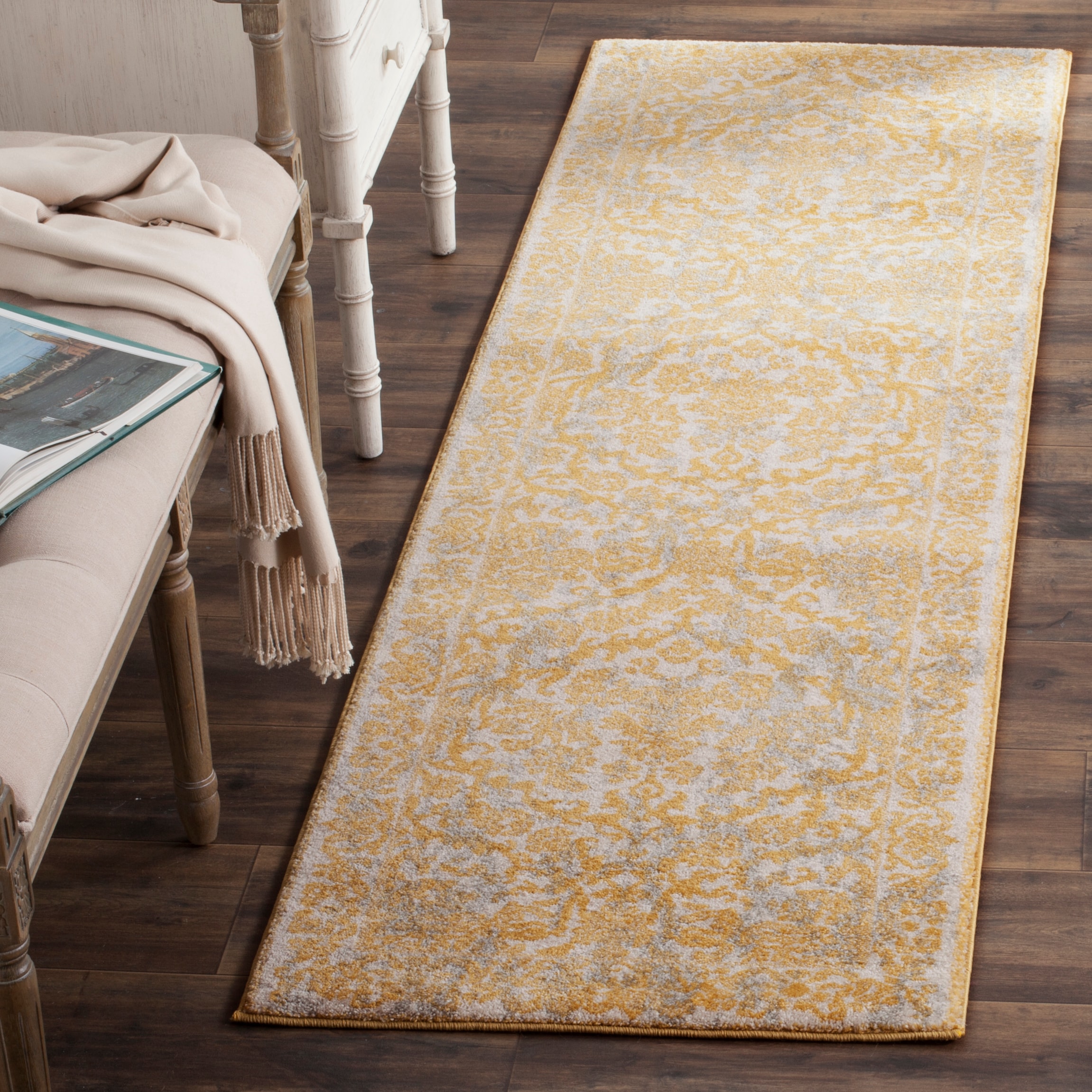 Safavieh Evoke Penny 2 x 11 Ivory/Gray Indoor Floral/Botanical Oriental Runner