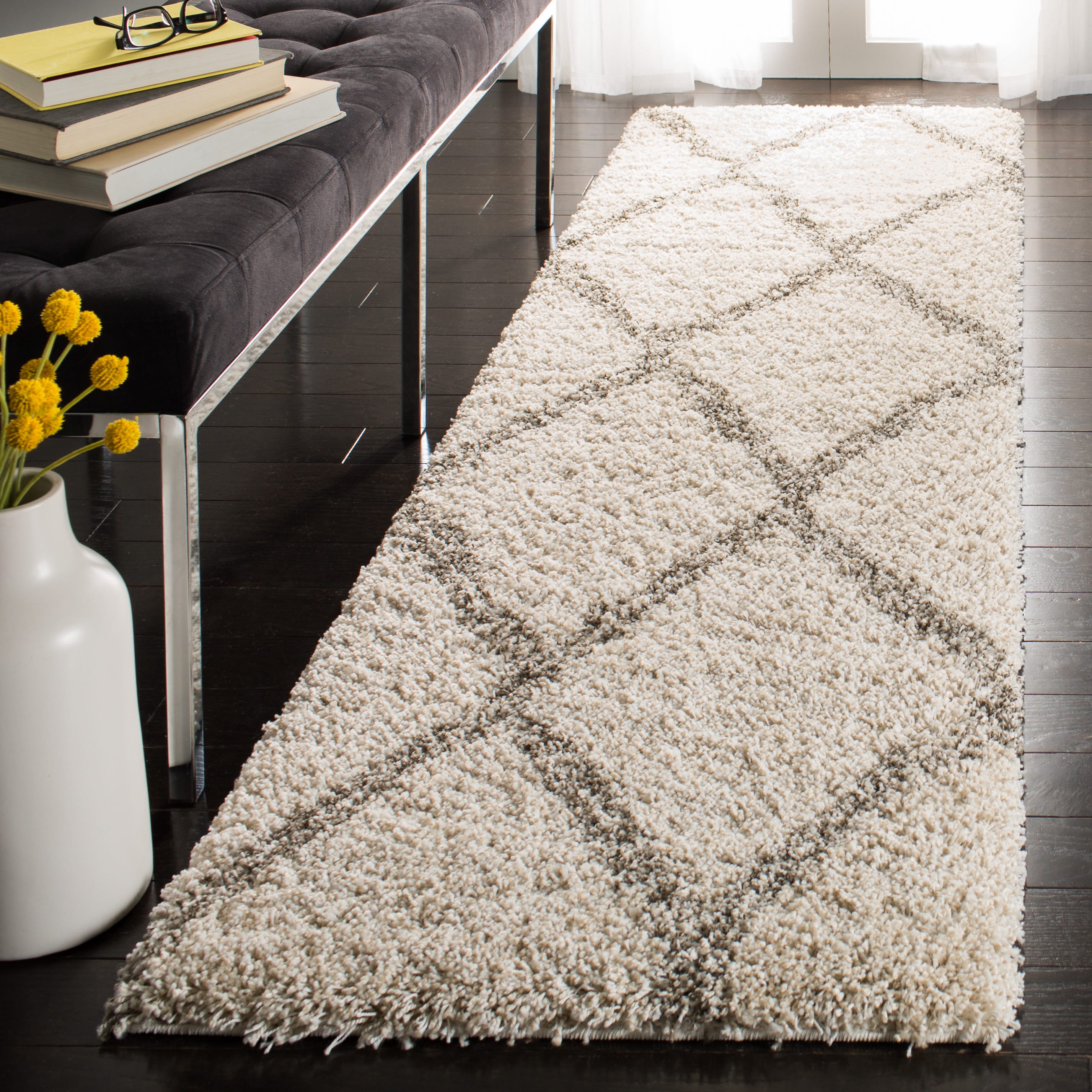 Safavieh SGH329A-28 Hudson Madison Shag 2 x 8 (ft) Loomed Polypropylene Ivory/Gray Rectangular Indoor Trellis Runner rug