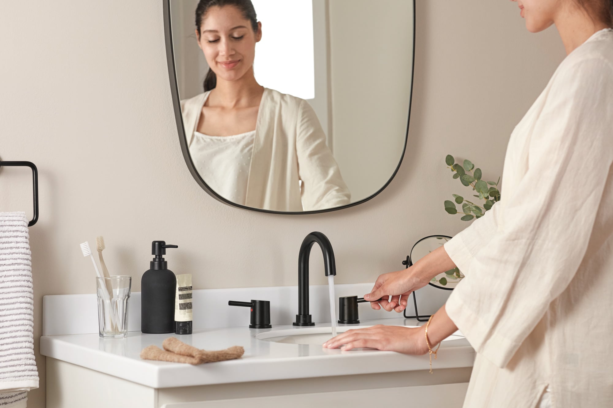 Precept Matte Black 2-Handle Widespread Bathroom Faucet