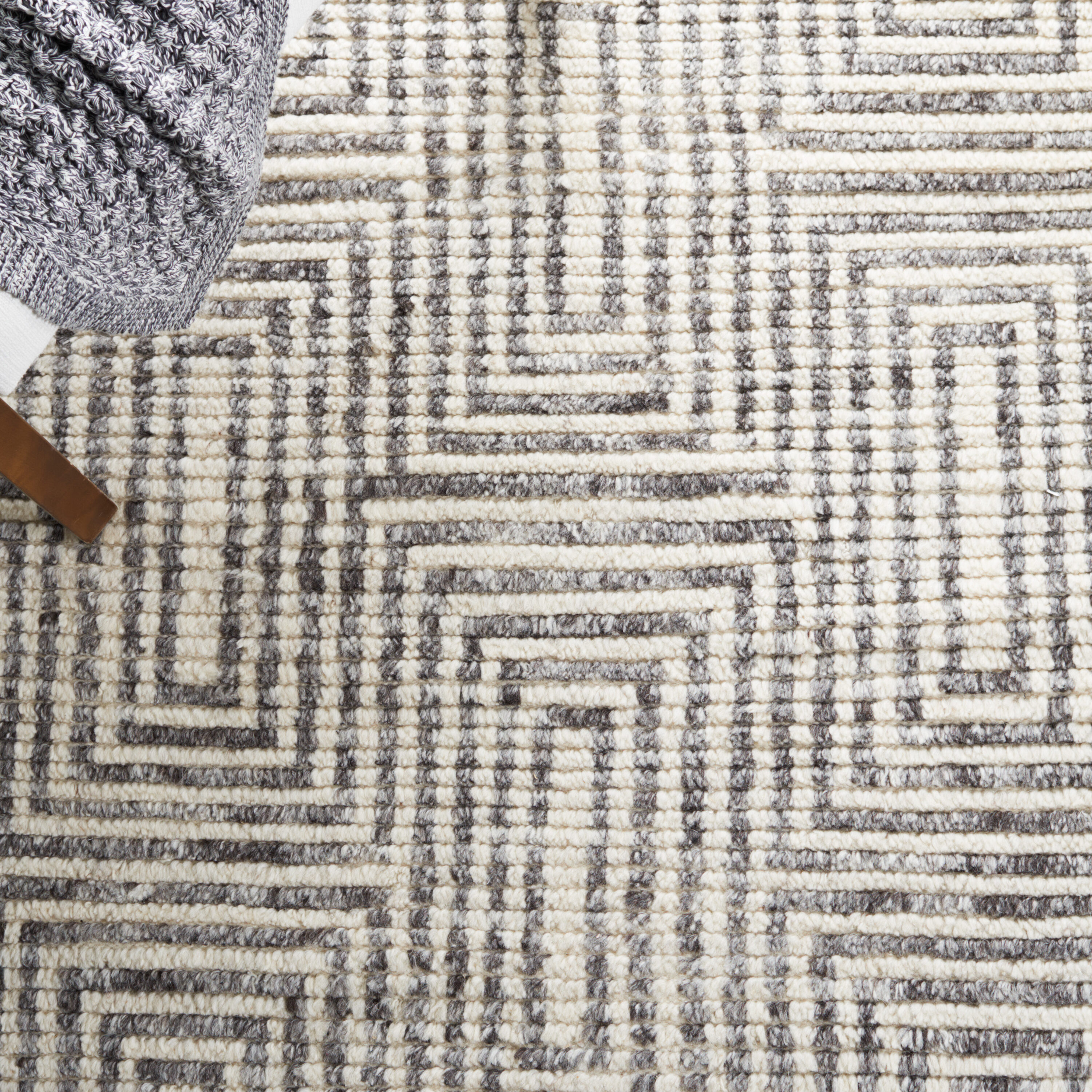 Safavieh TIB608Z-8 rugs - View #5