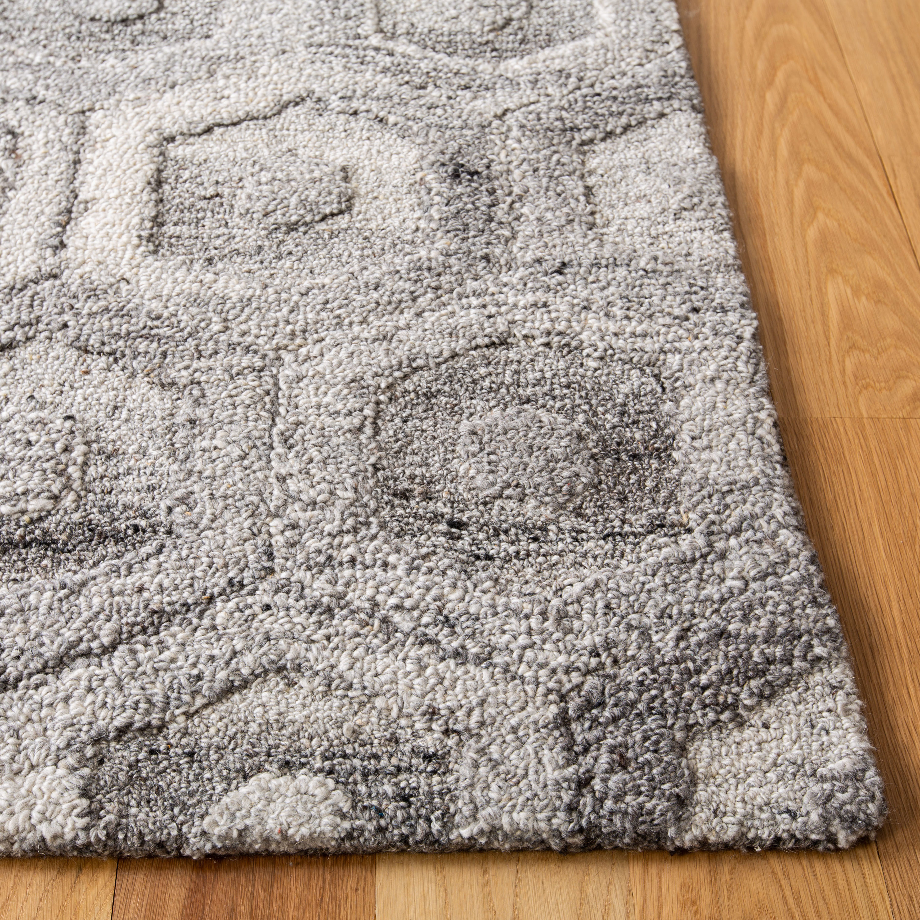 Handmade Abstract Tufted Wool Area Rug 4' x 6' - Grey