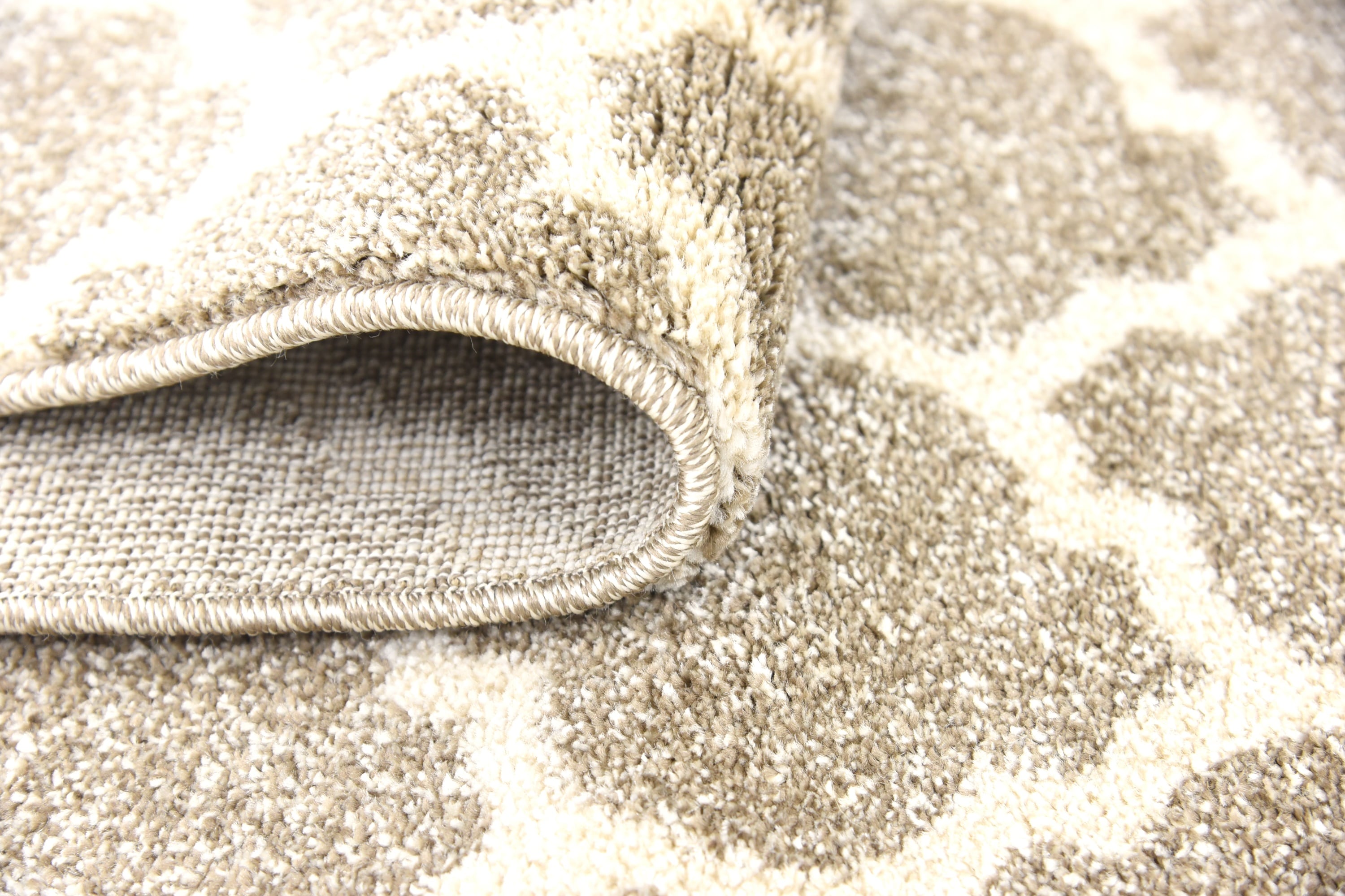 Elegant Trellis Light Brown 8ft Indoor Runner Rug - Easy Care & Stain-Resistant