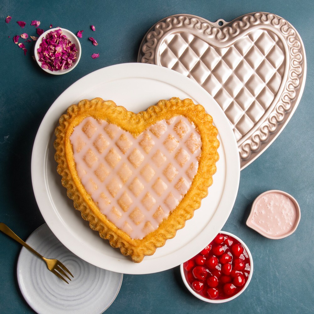 Nordic Ware 31822M bakeware - View #3