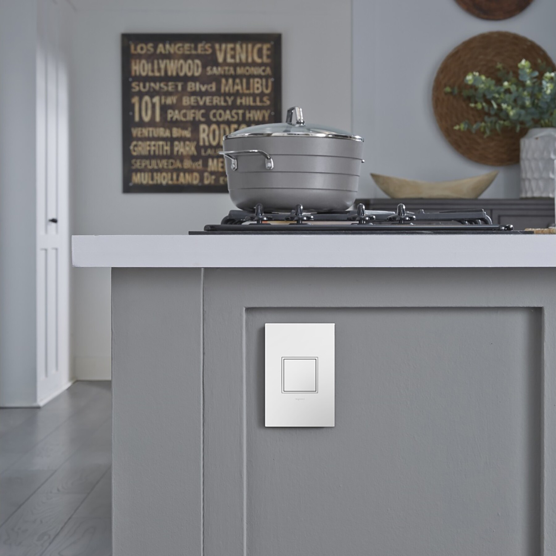 Legrand ARPTR201GW2 receptacles - View #4